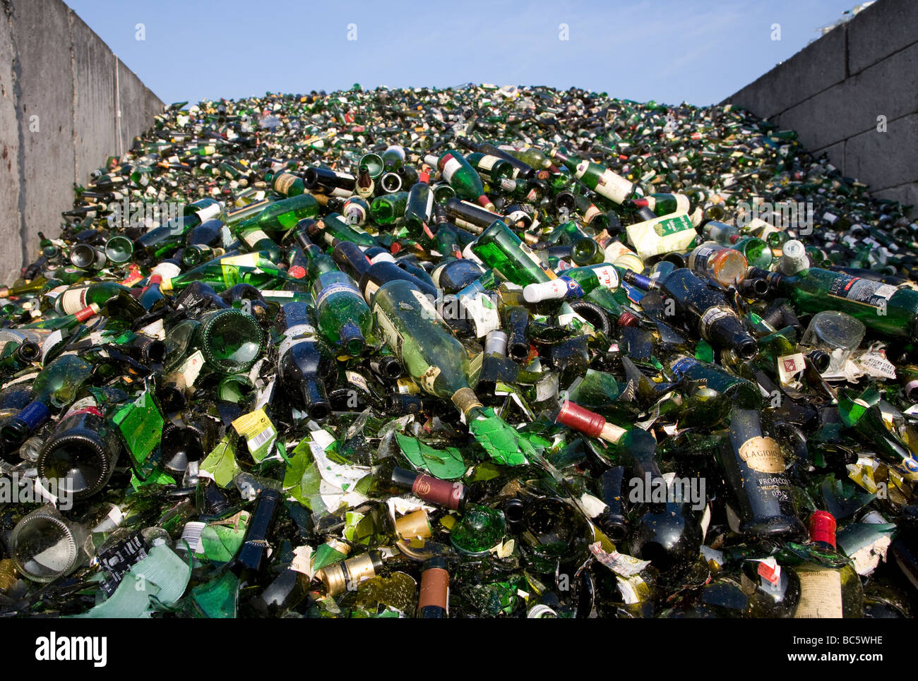 Deponie, Haufen, Abfall Glas Flaschen, Nahaufnahme Stockfoto