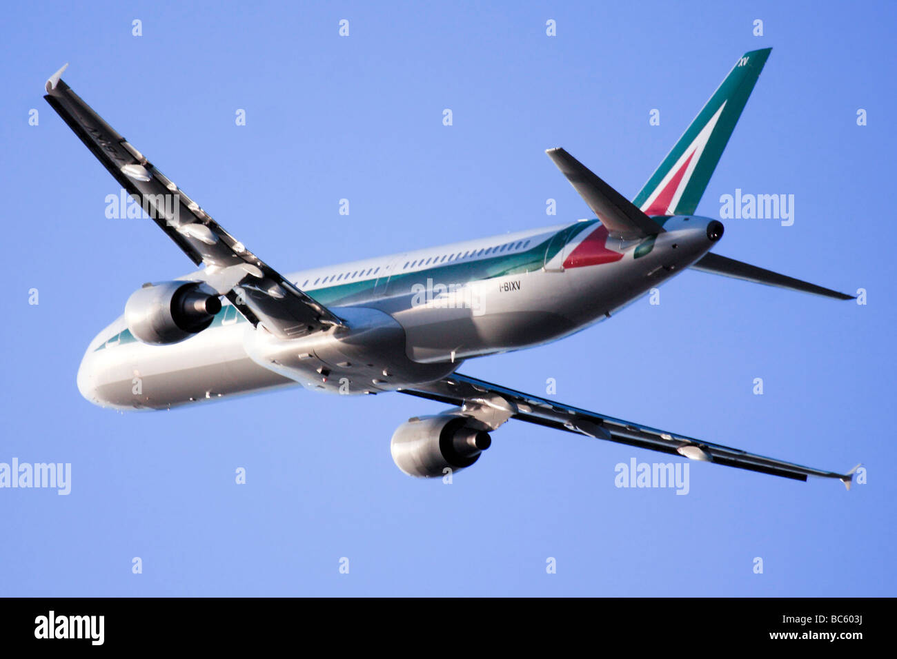 Kommerziellen Flug mit Alitalia Stockfoto