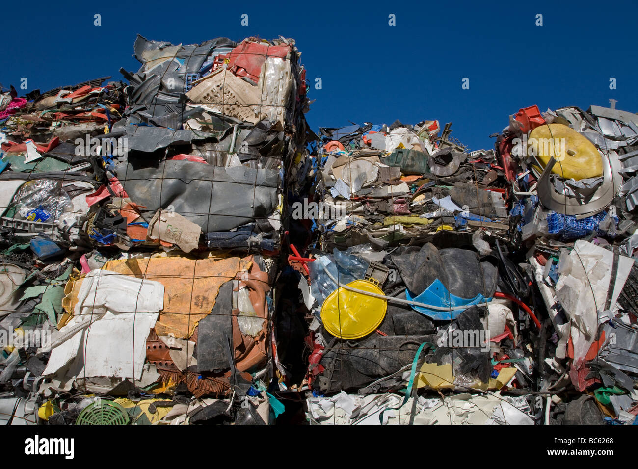 Deponie, Stapel von sortierte Abfälle Stockfoto