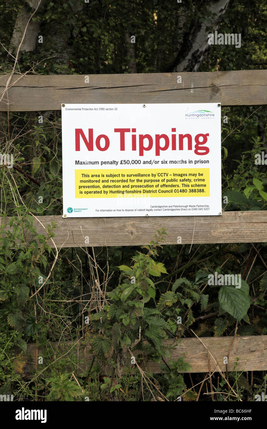 Schild Warnung, es ist eine Beleidigung für Müll in diesem Bereich Tipp Stockfoto