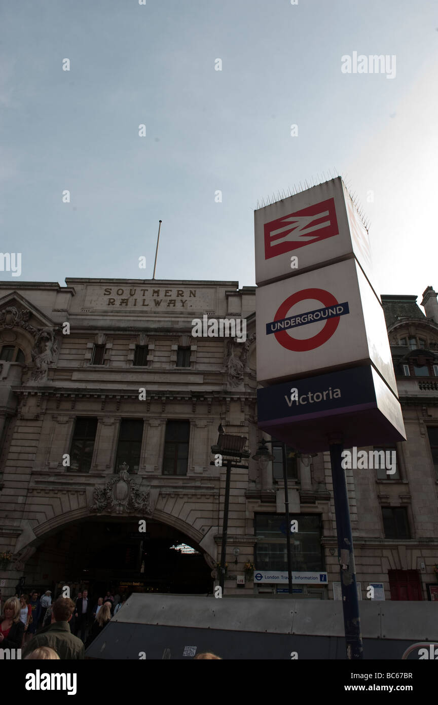 VictoriaStation London England UK Stockfotografie Alamy
