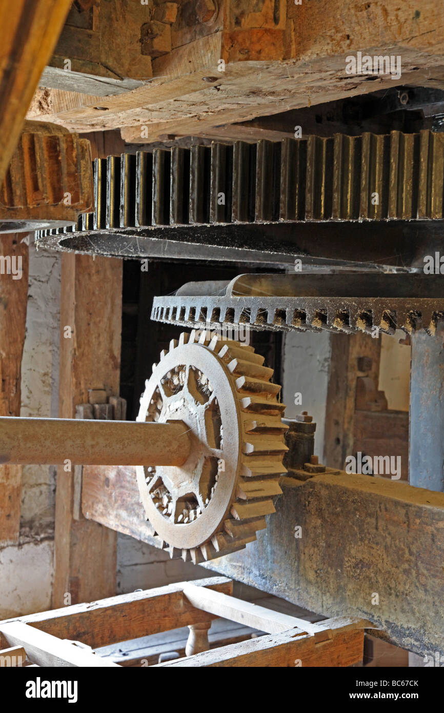Getriebe Räder in Seite eine Wassermühle. Stockfoto