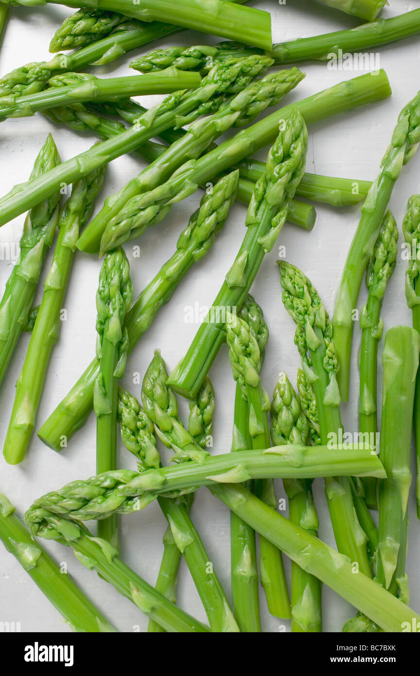 Frischer grüner Spargel- Stockfoto