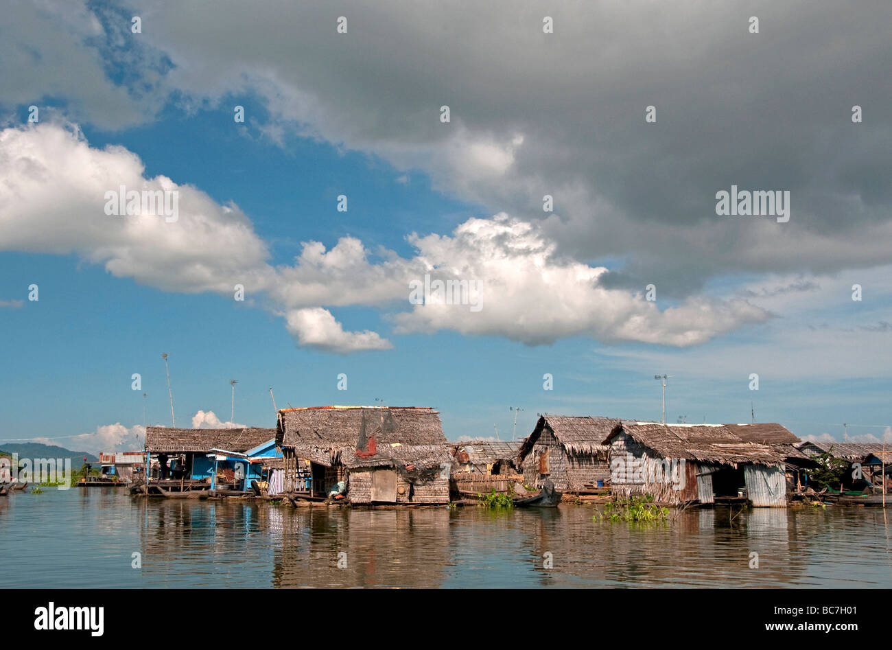 Schwimmendes Dorf in Kompong Chnang in Kambodscha Stockfoto