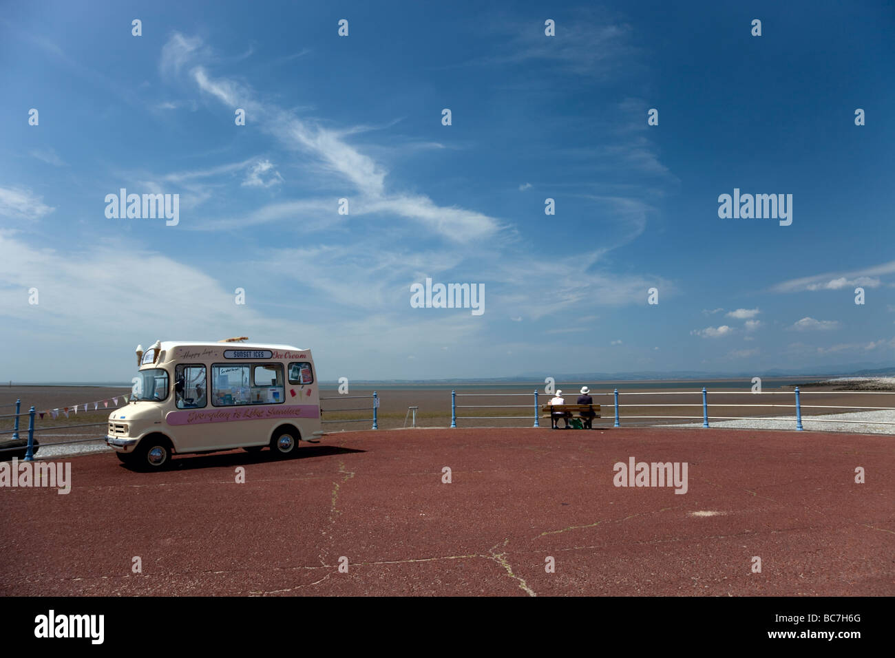 Morecambe Promenade Eiswagen Stockfoto