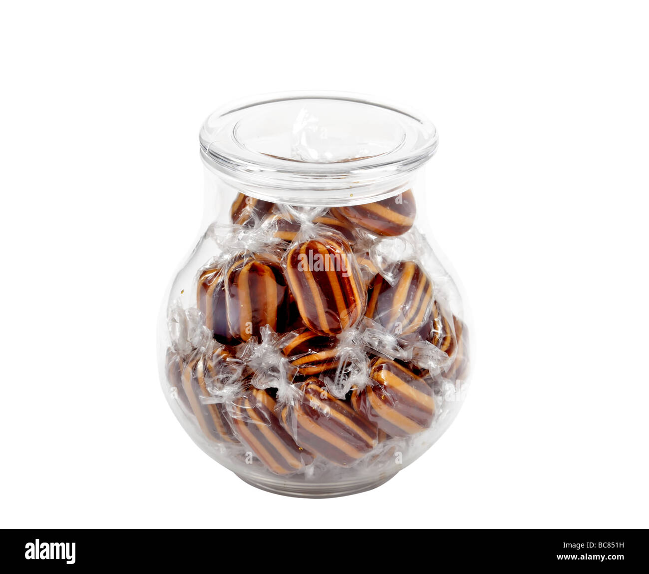 Süße Gauner oder Süßigkeiten in einem Glas auf weiß Stockfoto