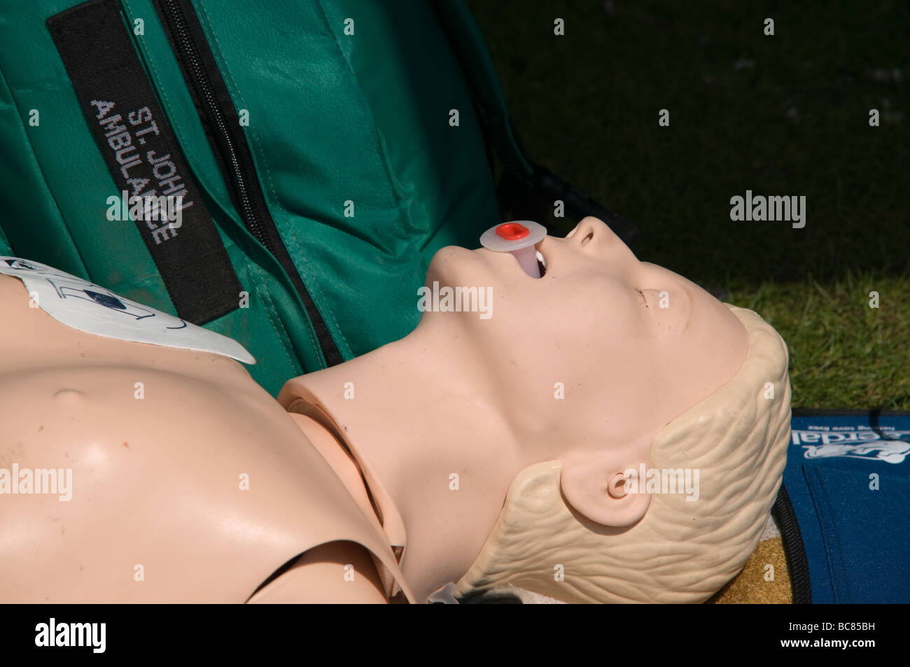 Dummy zur Praxis-erste-Hilfe auf der St.Johns Krankenwagen Organisation Derbyshire England Stockfoto