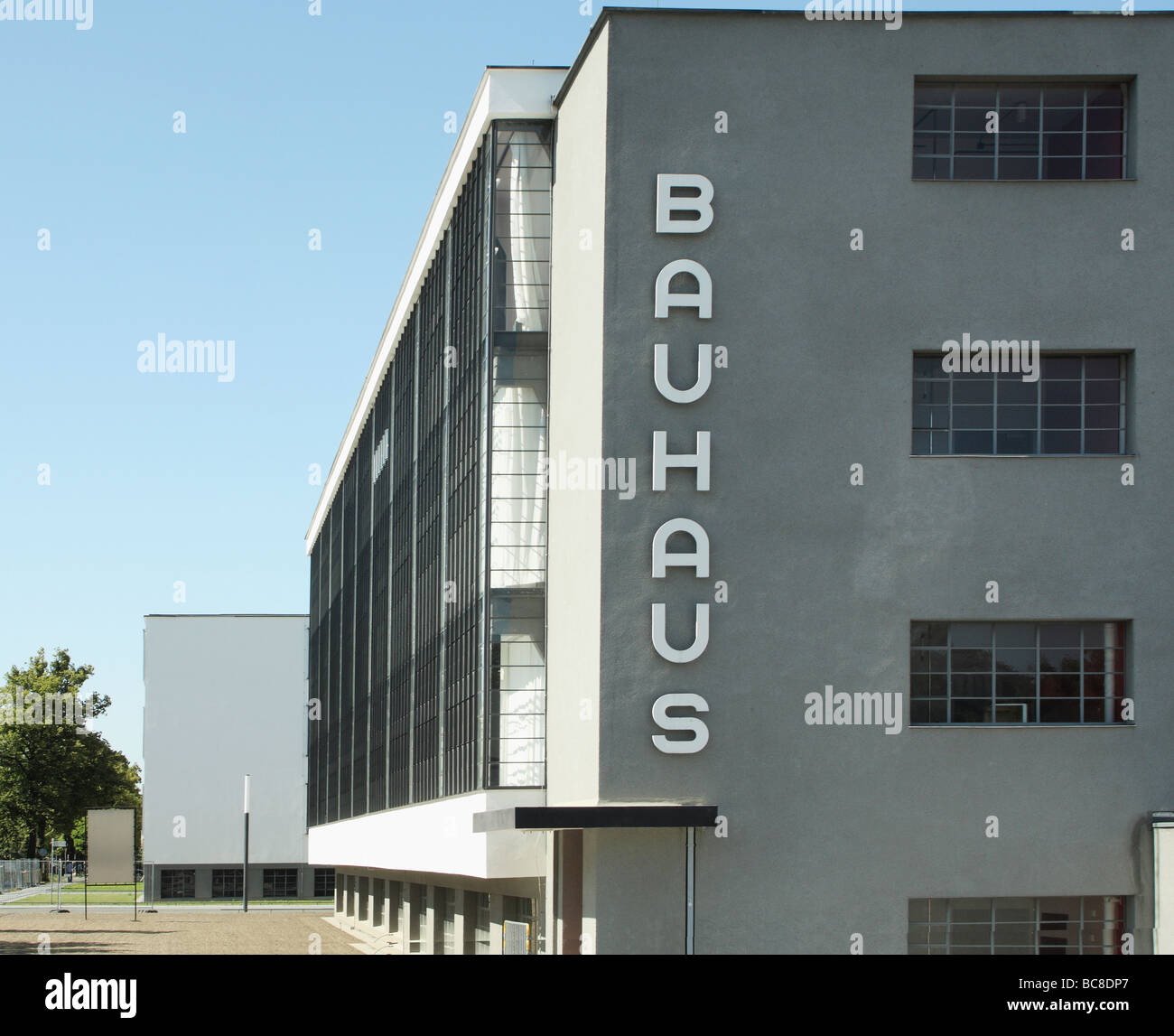 Bauhaus-Schule in Dessau, gebaut von Walter Gropius, Moderne, Weltkulturerbe Stockfoto