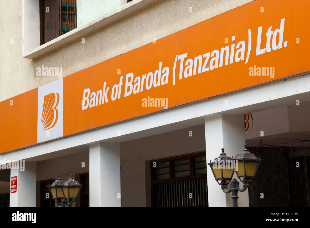 Bank von Tansania Zeichen Daressalam / Tansania Stockfoto