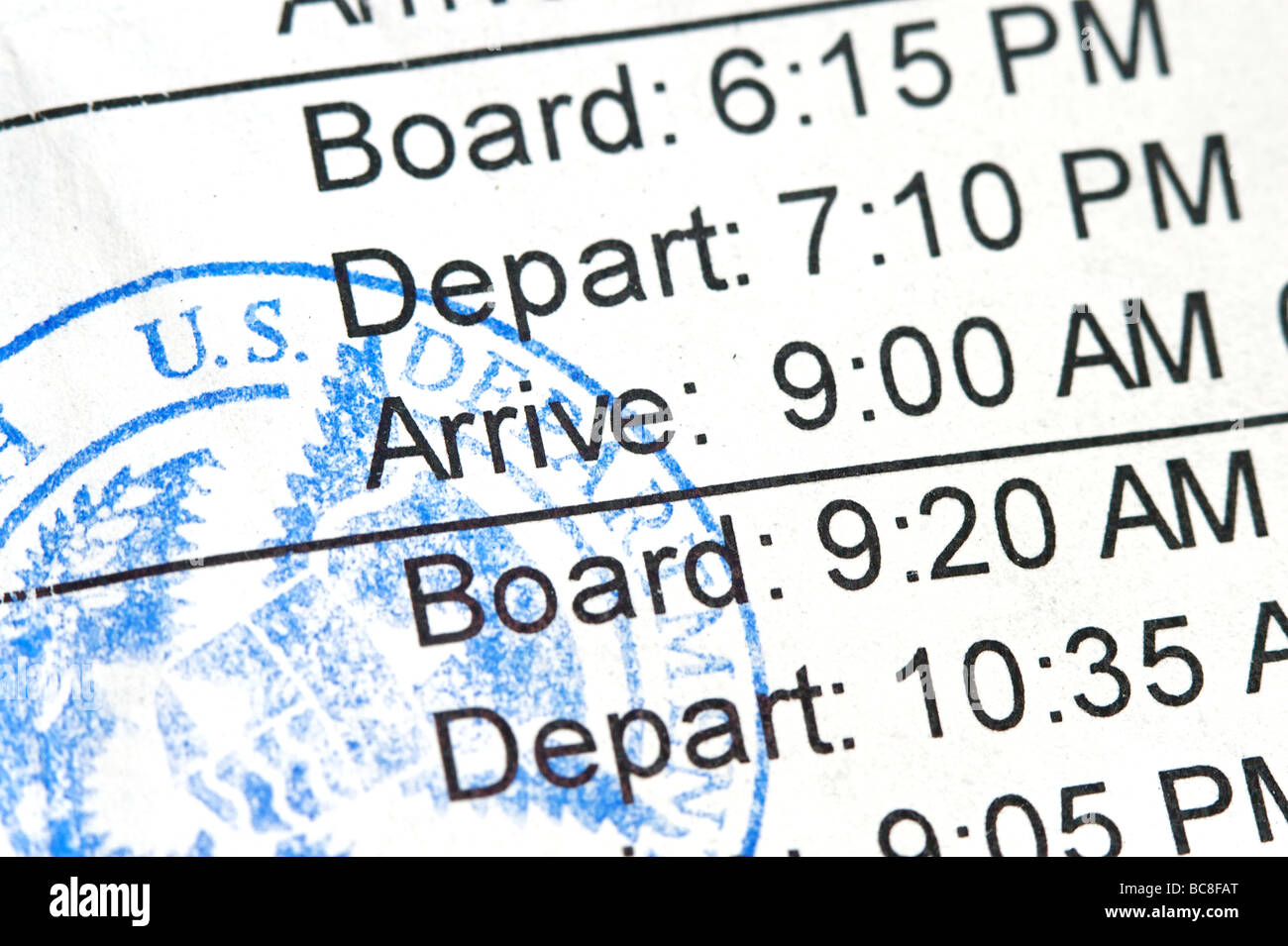 Boarding Pass und Airline Ticket mit Genehmigungsstempel Homeland Security Stockfoto