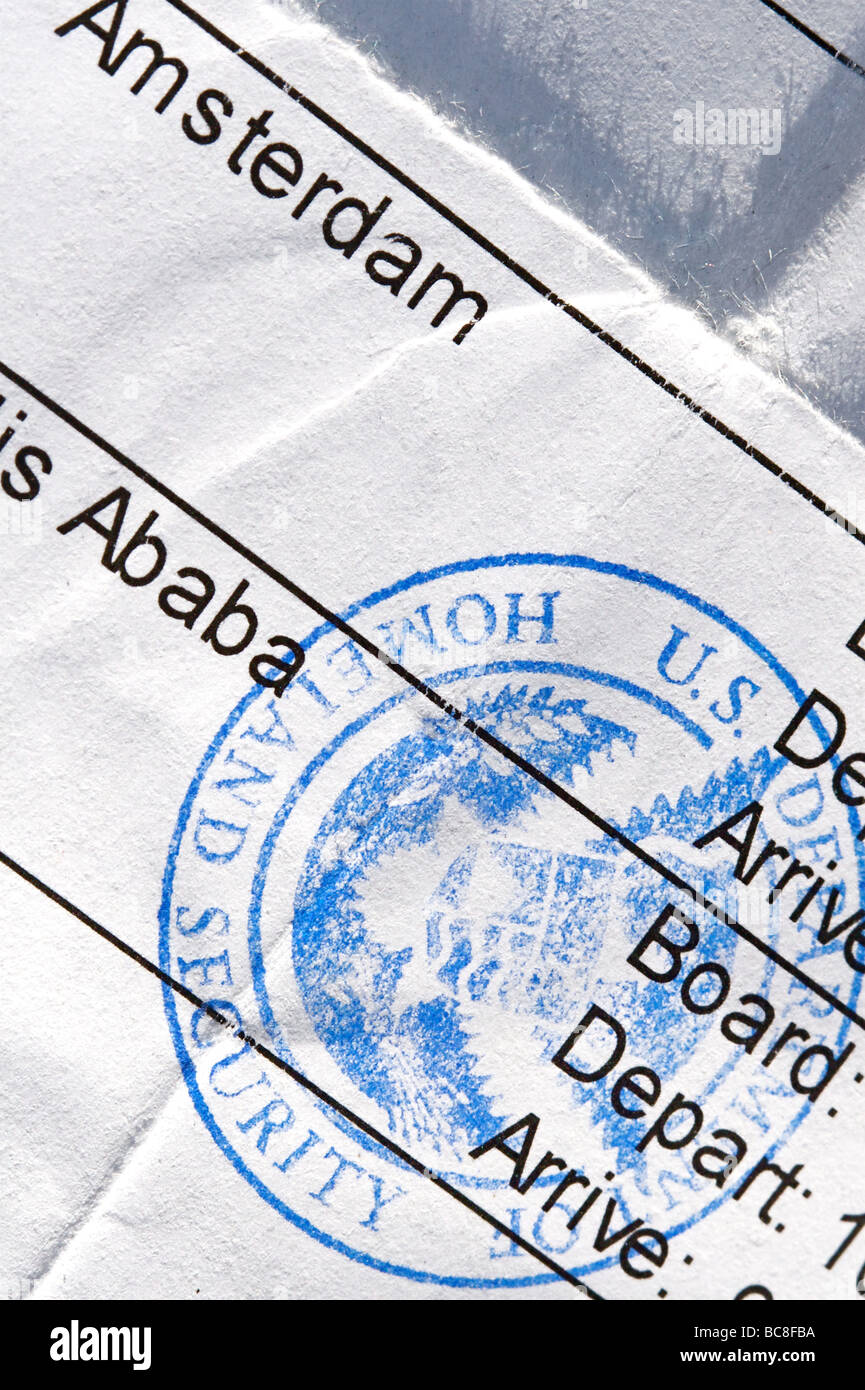 Boarding Pass und Airline Ticket mit Genehmigungsstempel Homeland Security Stockfoto