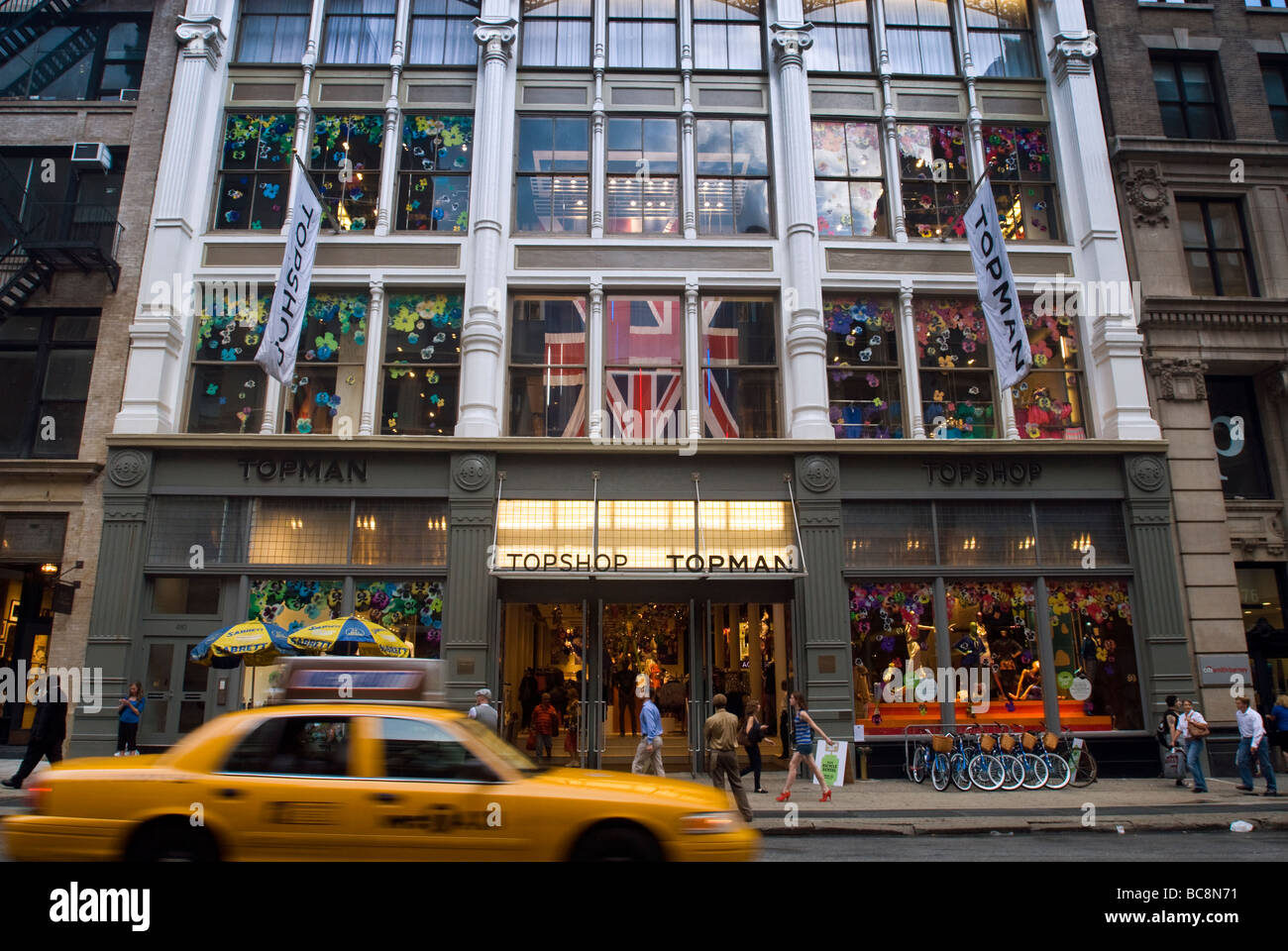 Im Topshop Store in der Nähe von Soho in New York Stockfotografie - Alamy