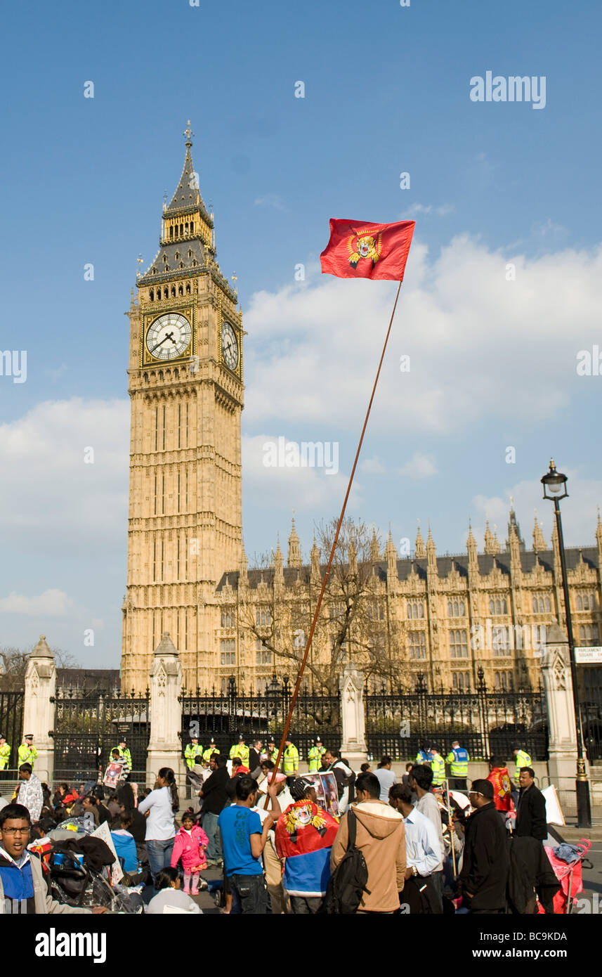 Tamil Unterstützer Protest im Parlament Square in London fordern einen Stopp zu kämpfen in den Sri Lankan Bürgerkrieg Stockfoto