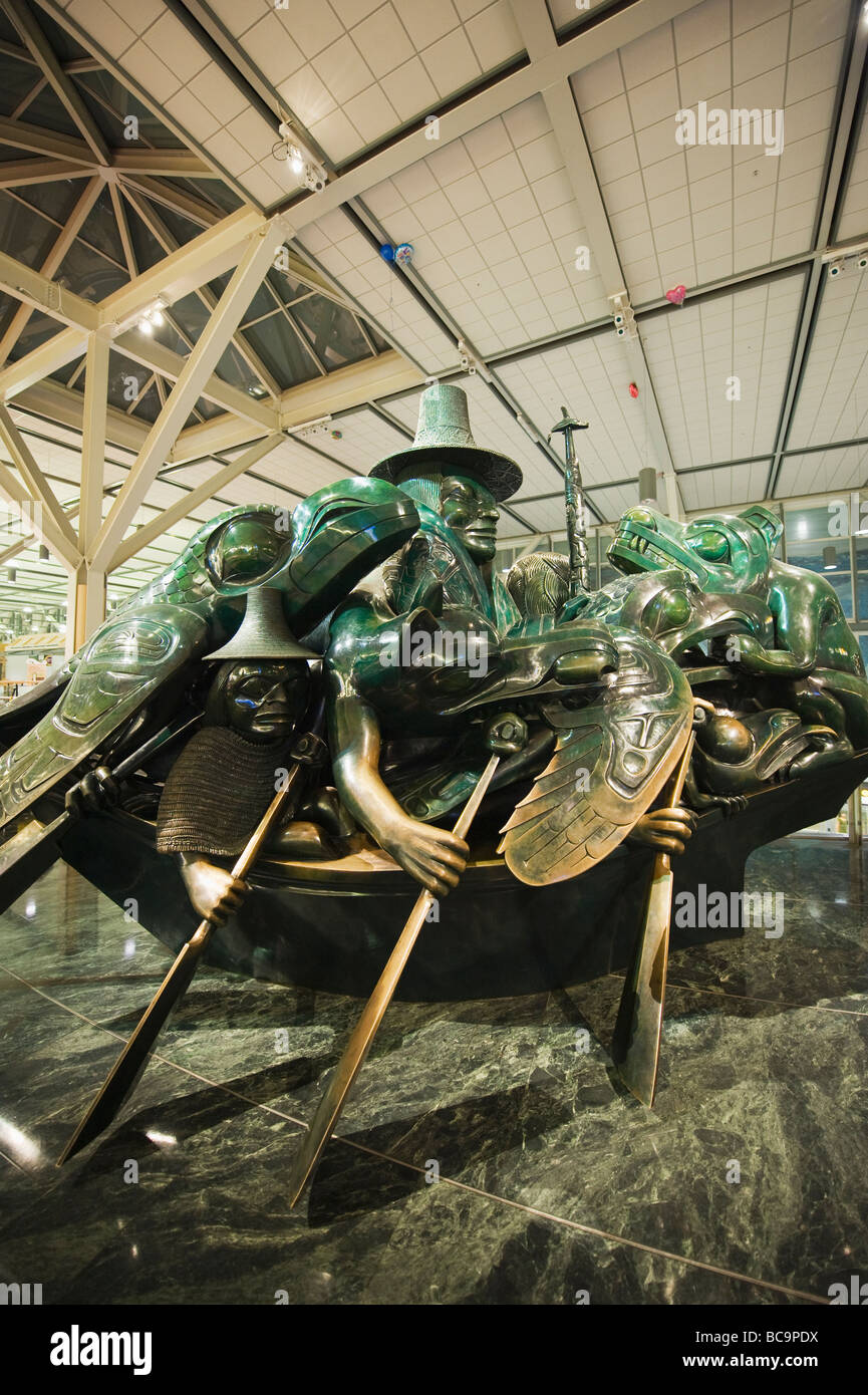 Der Geist der Haida Gwaii Jade Kanu-Skulptur von Bill Reid in Vancouver International Airport Vancouver British Columbia Canada Stockfoto