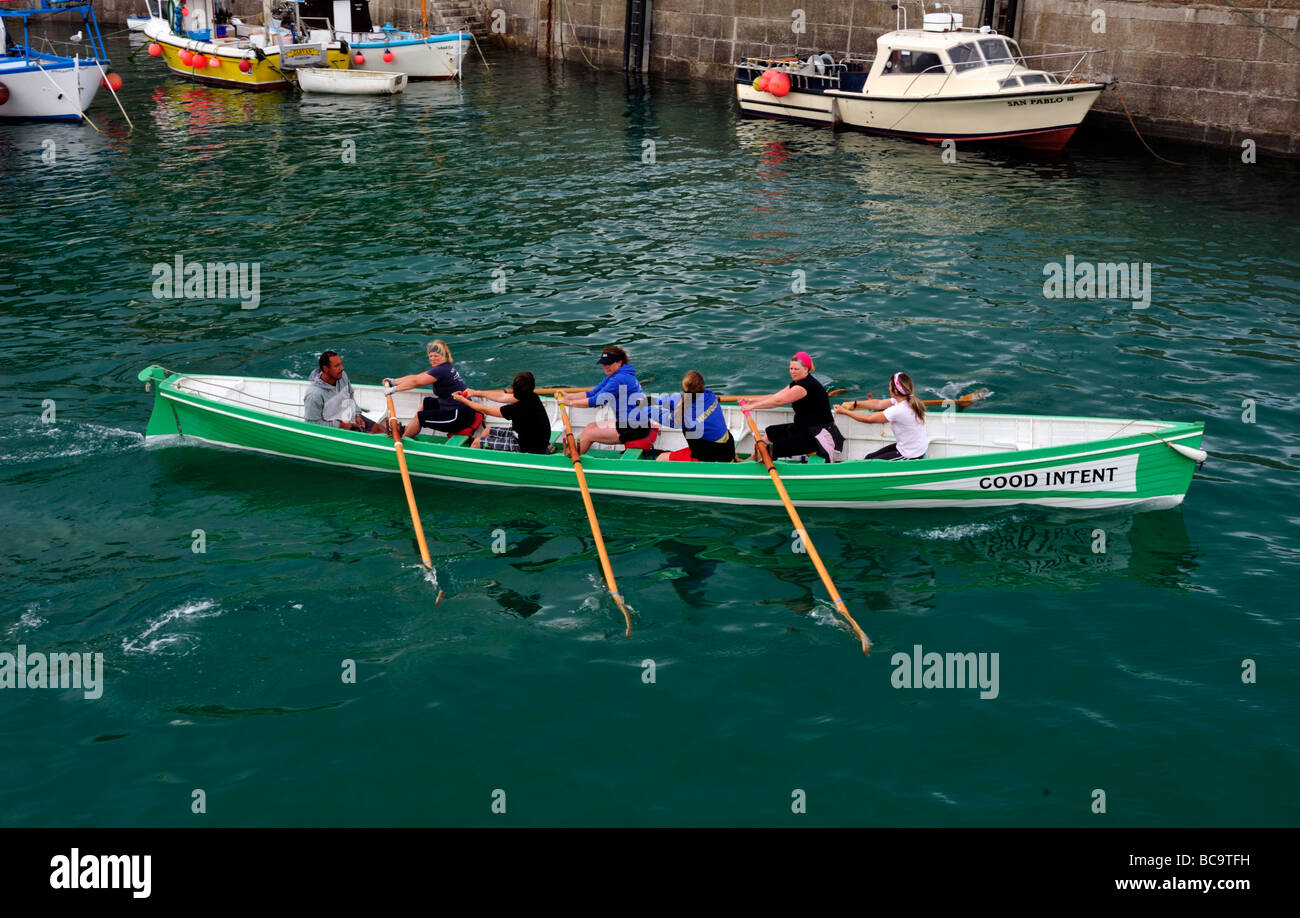 Gig Ruderer Cornwall Stockfotos und -bilder Kaufen - Alamy