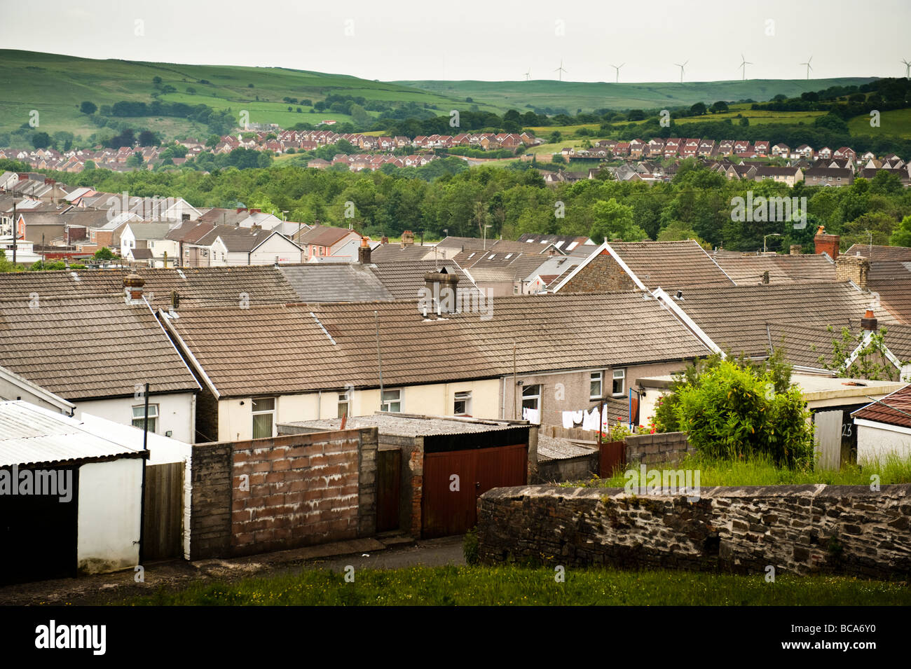 Die Rückseiten der Reihenhäuser InTonyrefail Mid Glamorgan South Wales UK Stockfoto