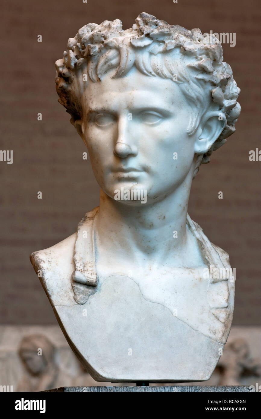 Porträtbüste in der Münchner Glyptothek des Roman Emperor Augustus. Siehe Beschreibung für mehr Informationen. Stockfoto