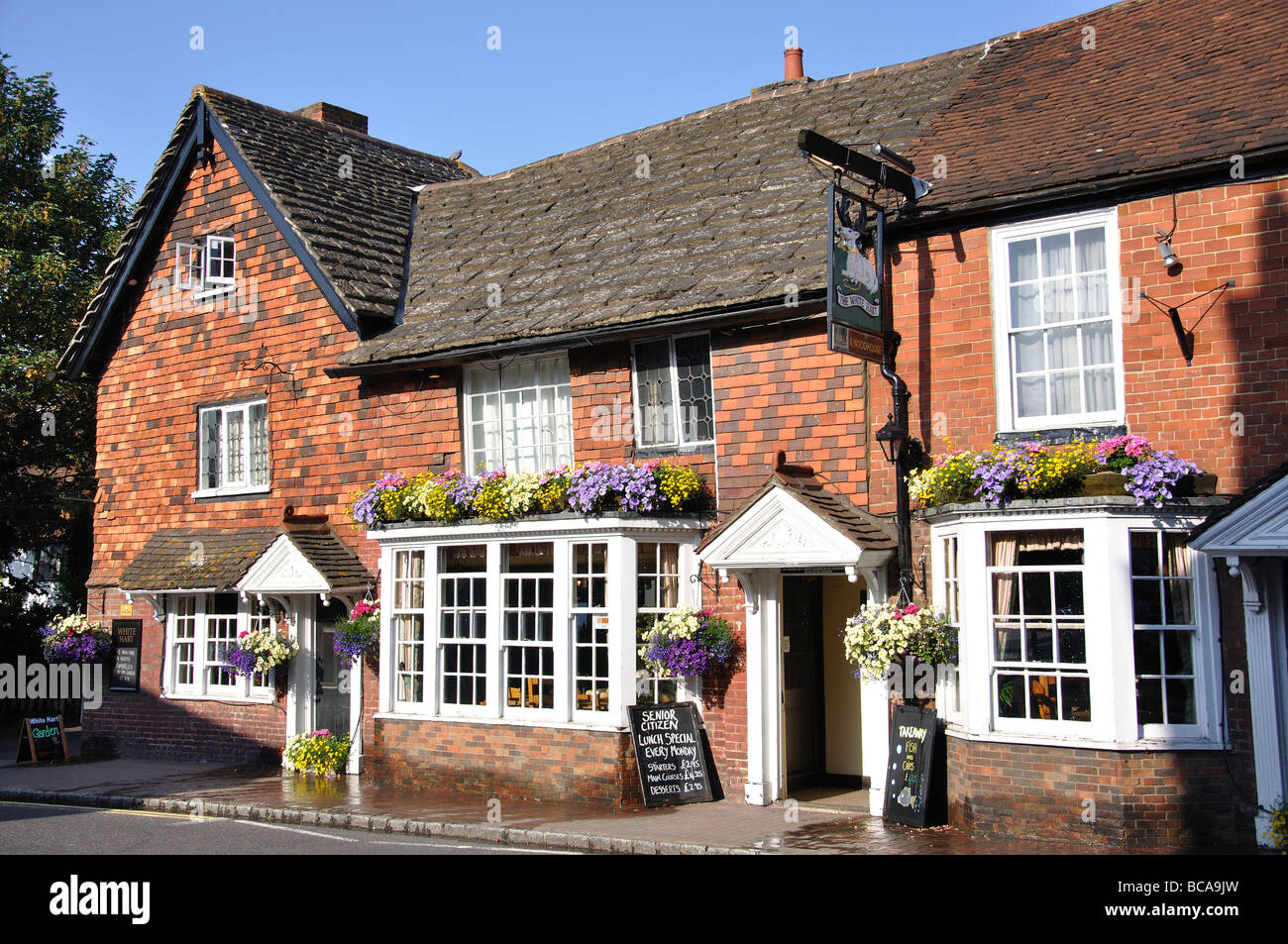 Das White Hart Pub, hohe Straße, Henfield, West Sussex, England, Vereinigtes Königreich Stockfoto