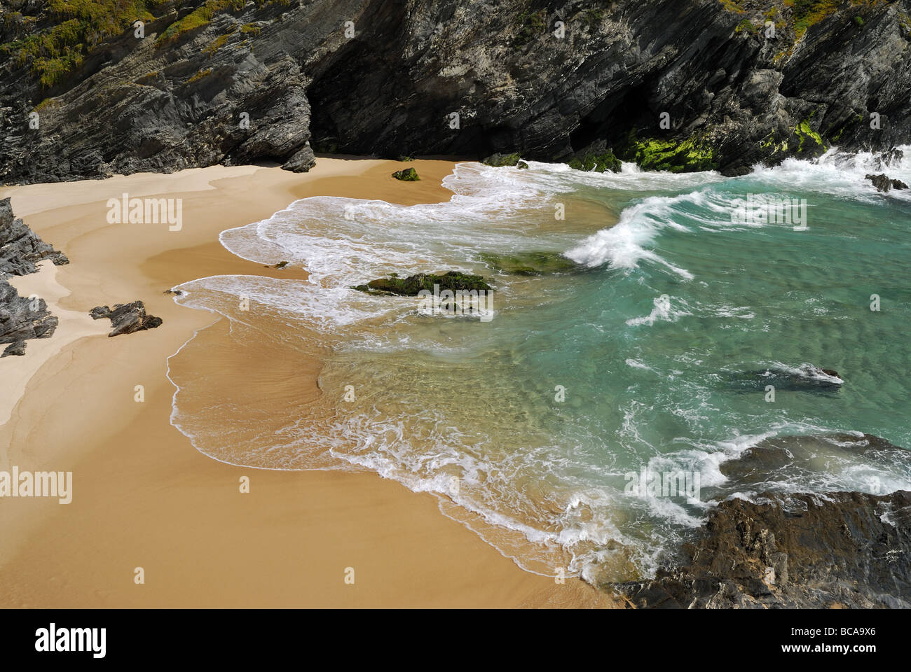 Portugal, Alentejo: Blick zum Strand Praia Grande in Porto Covo Stockfoto