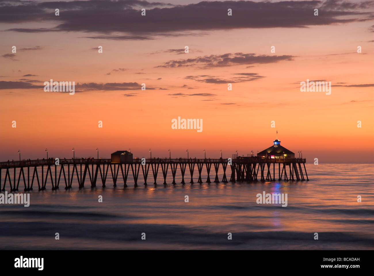 Imperial Beach Municipal Wharf in der Nähe von San Diego, Kalifornien, USA - bei Sonnenuntergang Stockfoto