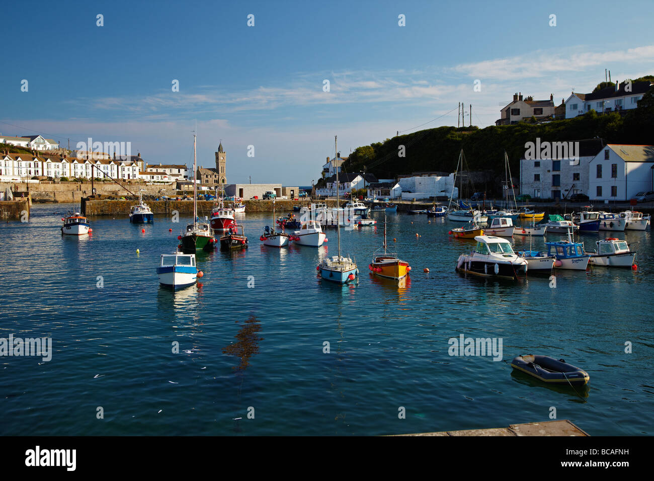 Porthleven Hafen, Cornwall, England, UK Stockfoto