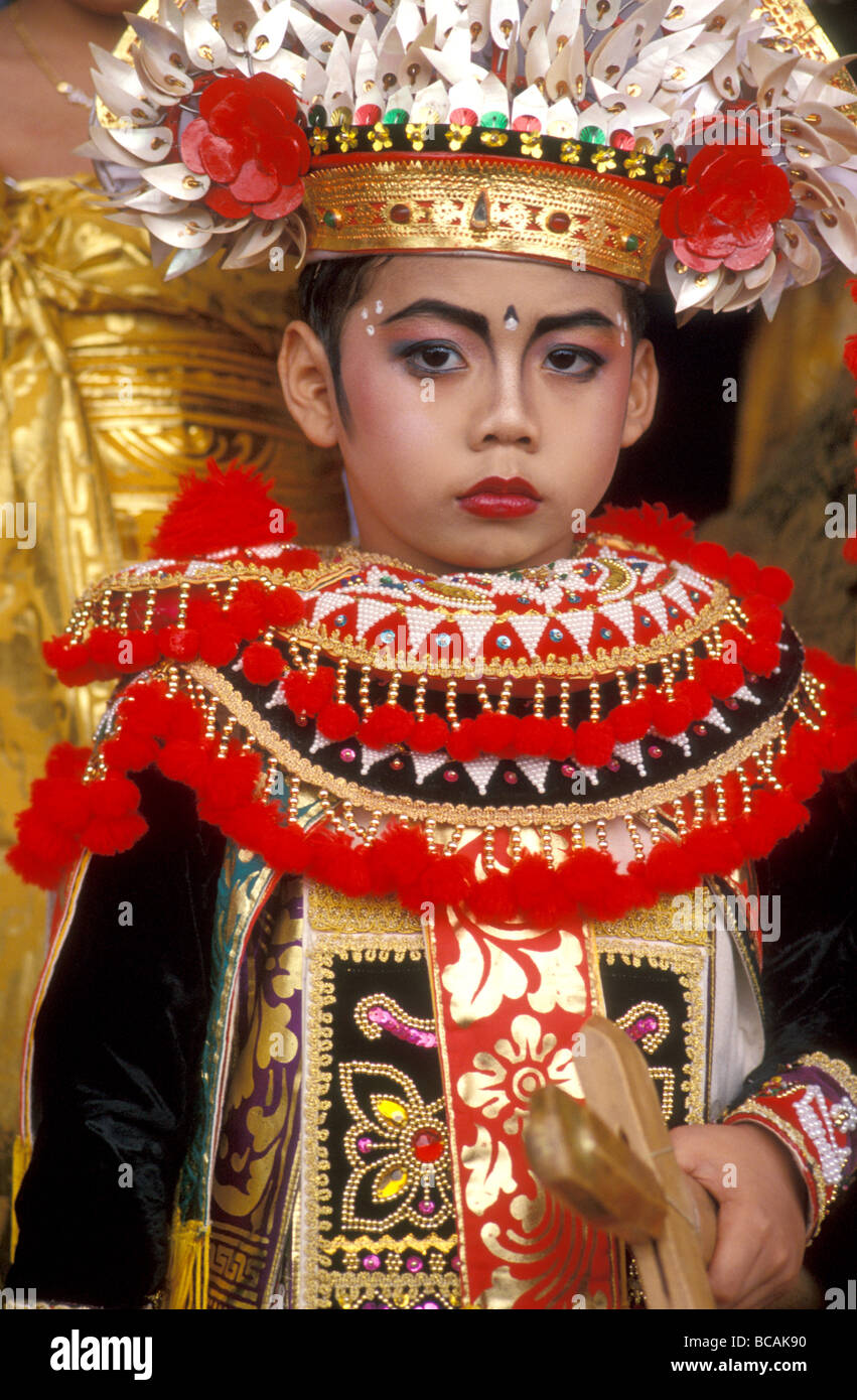 zeremonielle Tracht am Pasar Seni Denpasar Bali Indonesien Stockfoto