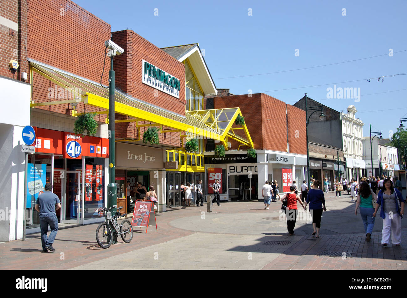 Pentagon Shoppingcenter, High Street, Chatham, Kent, England, Vereinigtes Königreich Stockfoto