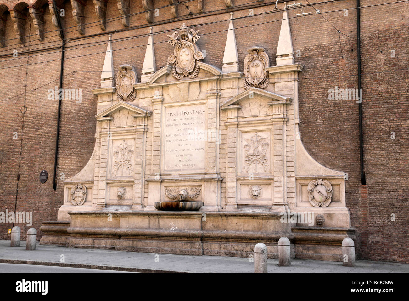 Wasser-Brunnen Vecchia alte Brunnen entworfen von Tommaso Laureti via Dell Indipendenza Bologna Italien Stockfoto