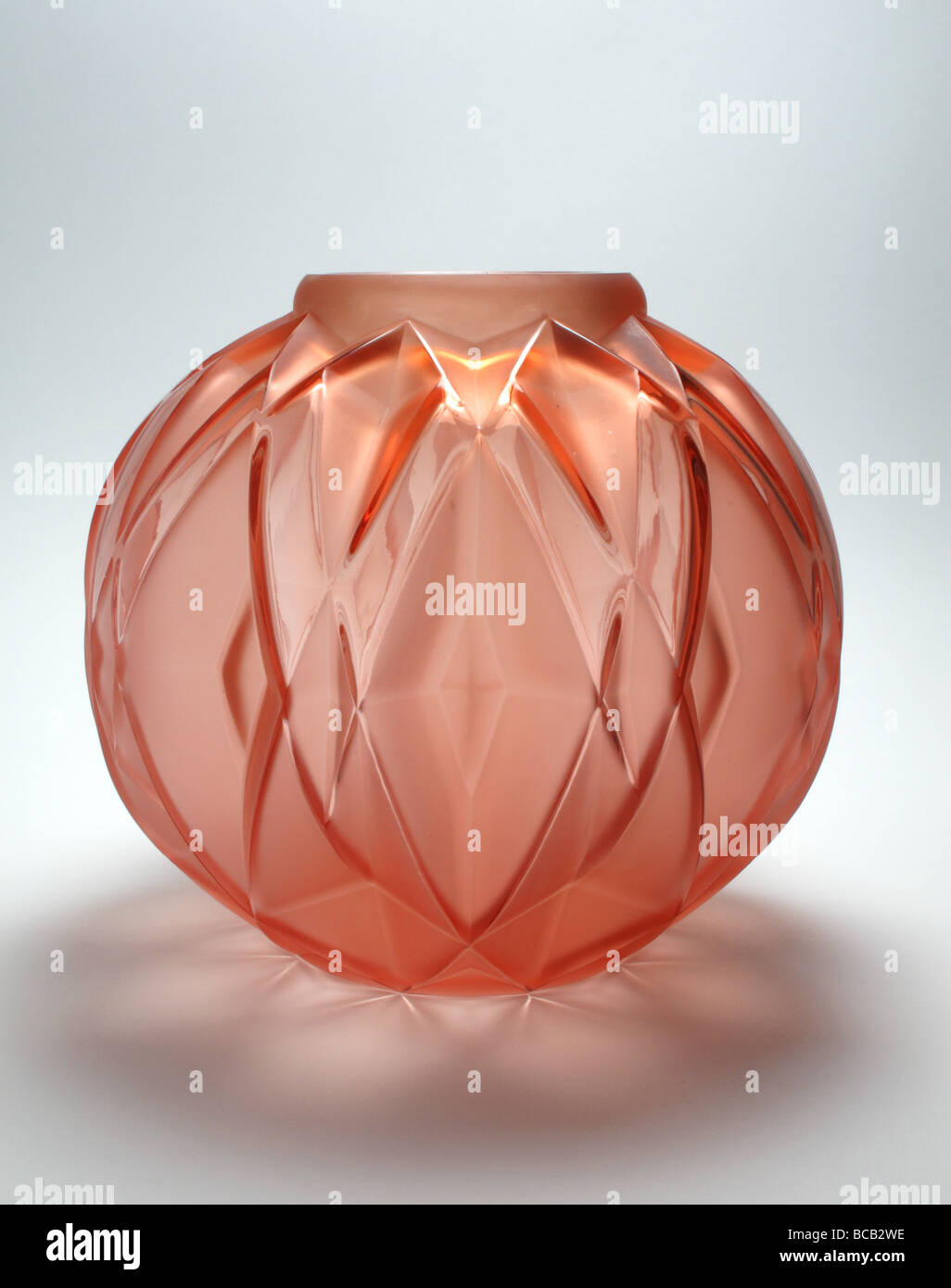 Art-Deco-Glas-Vase von Andre Hunnebelle mit geometrischen Design. Französisch, ca. 1925 Stockfoto