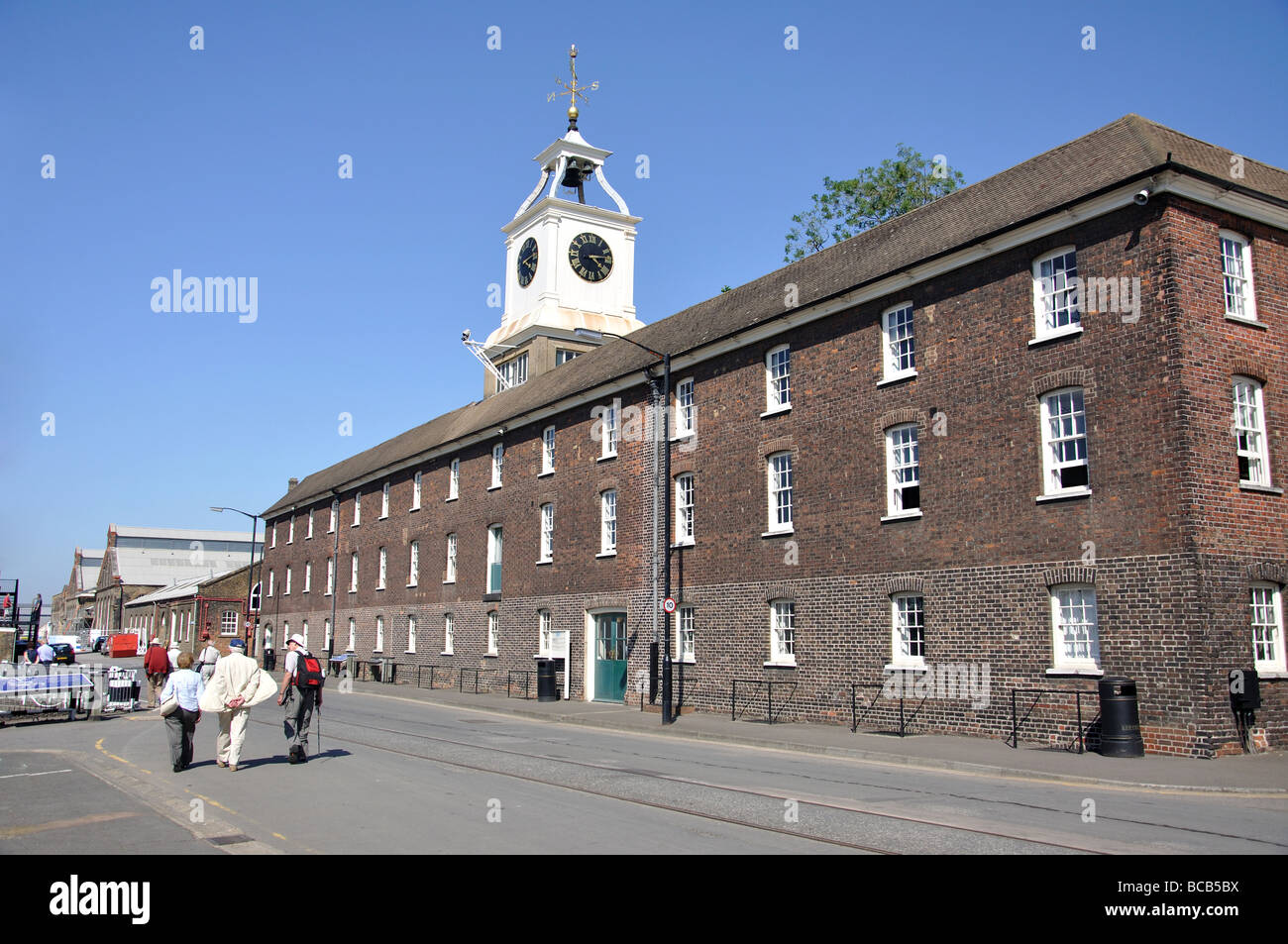 Der Uhrturm, alten Marine Lagerhaus, Chatham Historic Dockyard, Chatham, Kent, England, Vereinigtes Königreich Stockfoto