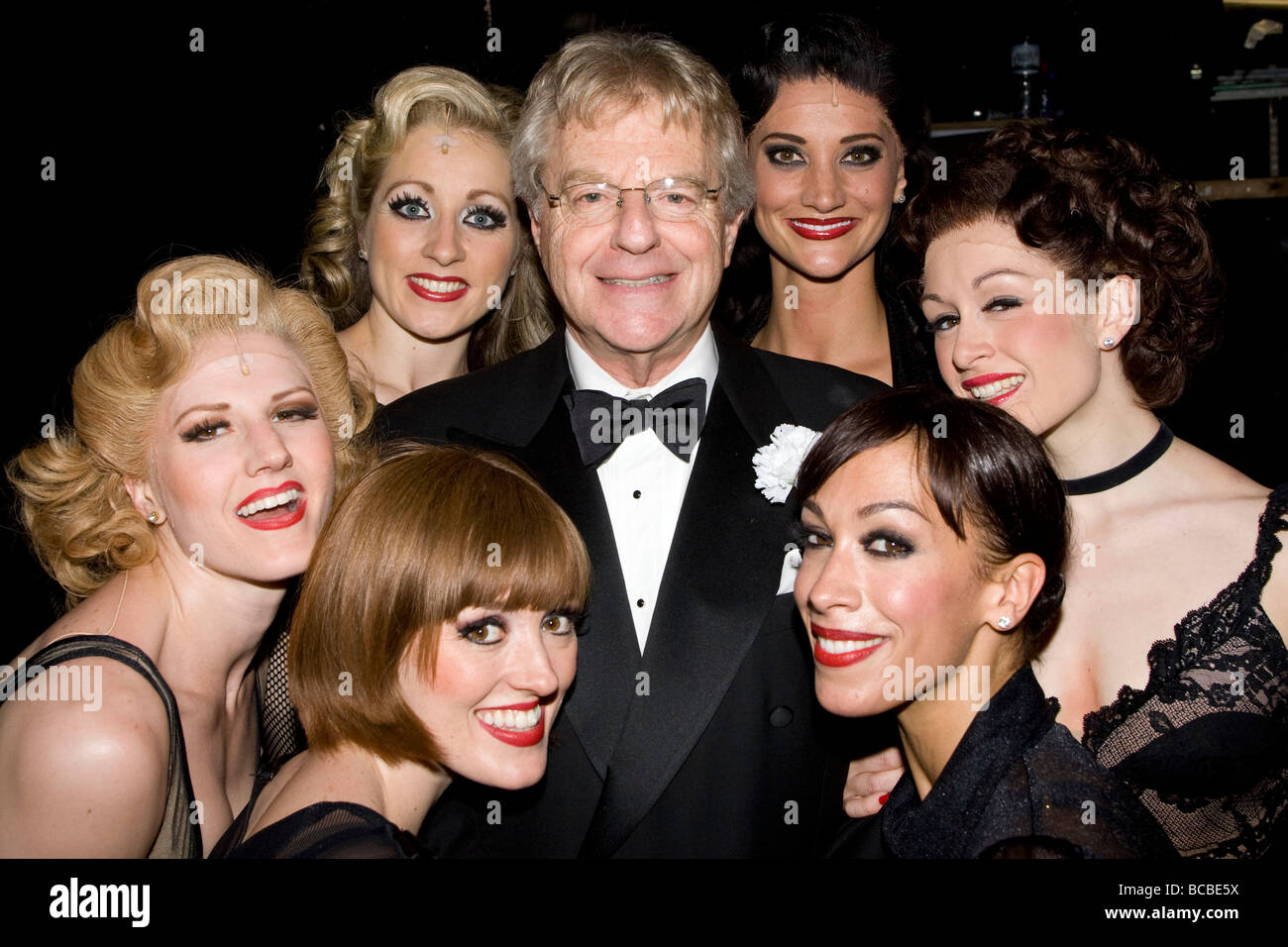 Leigh Zimmerman (Velma Kelly), Jerry Springer (Billy Flynn) und Aoife
