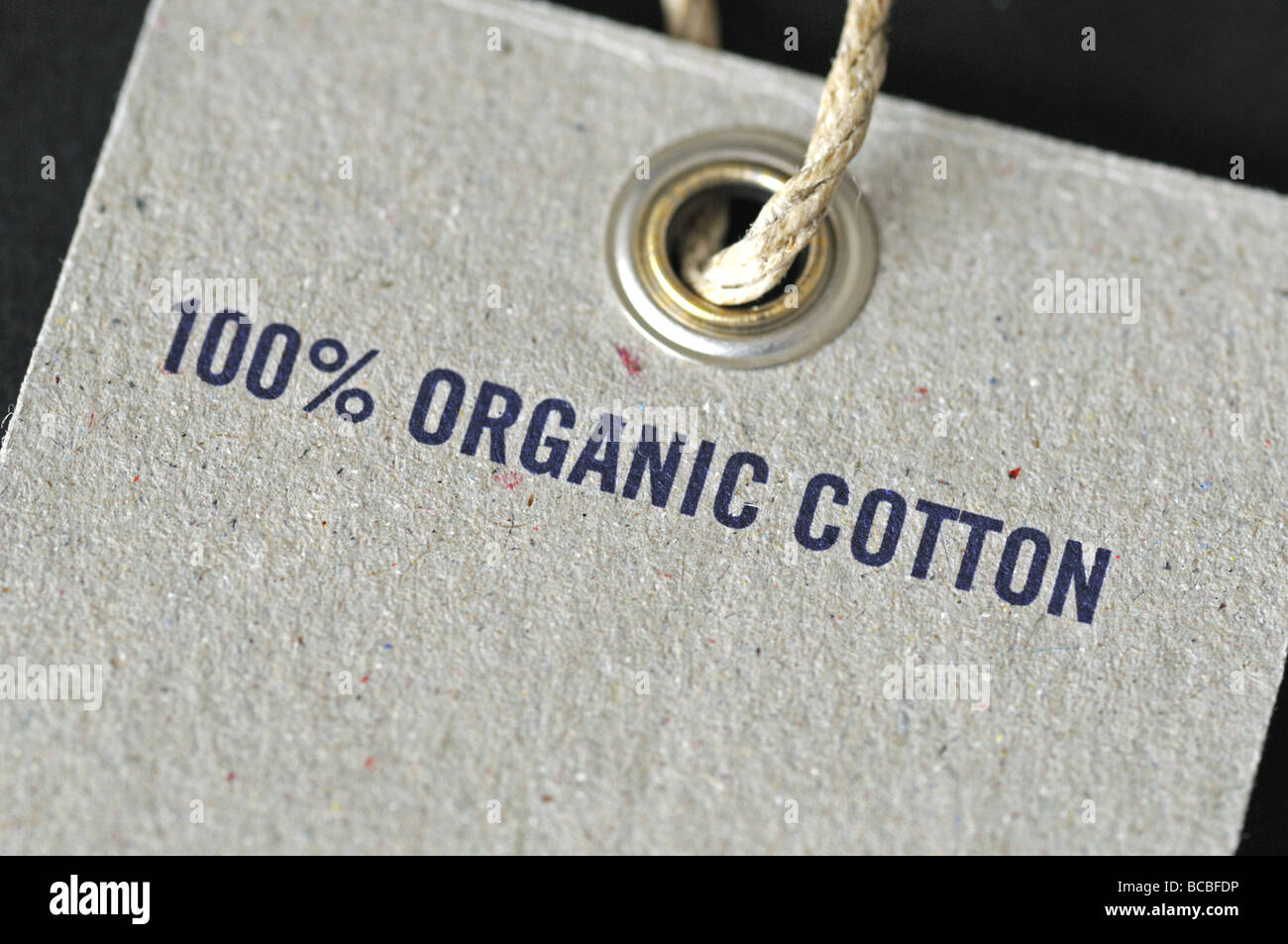 100 Bio-Baumwolle gedruckt auf Etikett Stockfoto