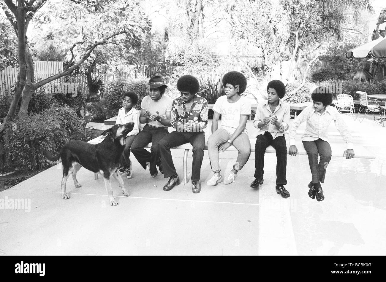 Die Jackson Five am Haus in Los Angeles 23. Februar 1973 lokale Beschriftung Tito Jackie Jermaine Marlon Michael Stockfoto