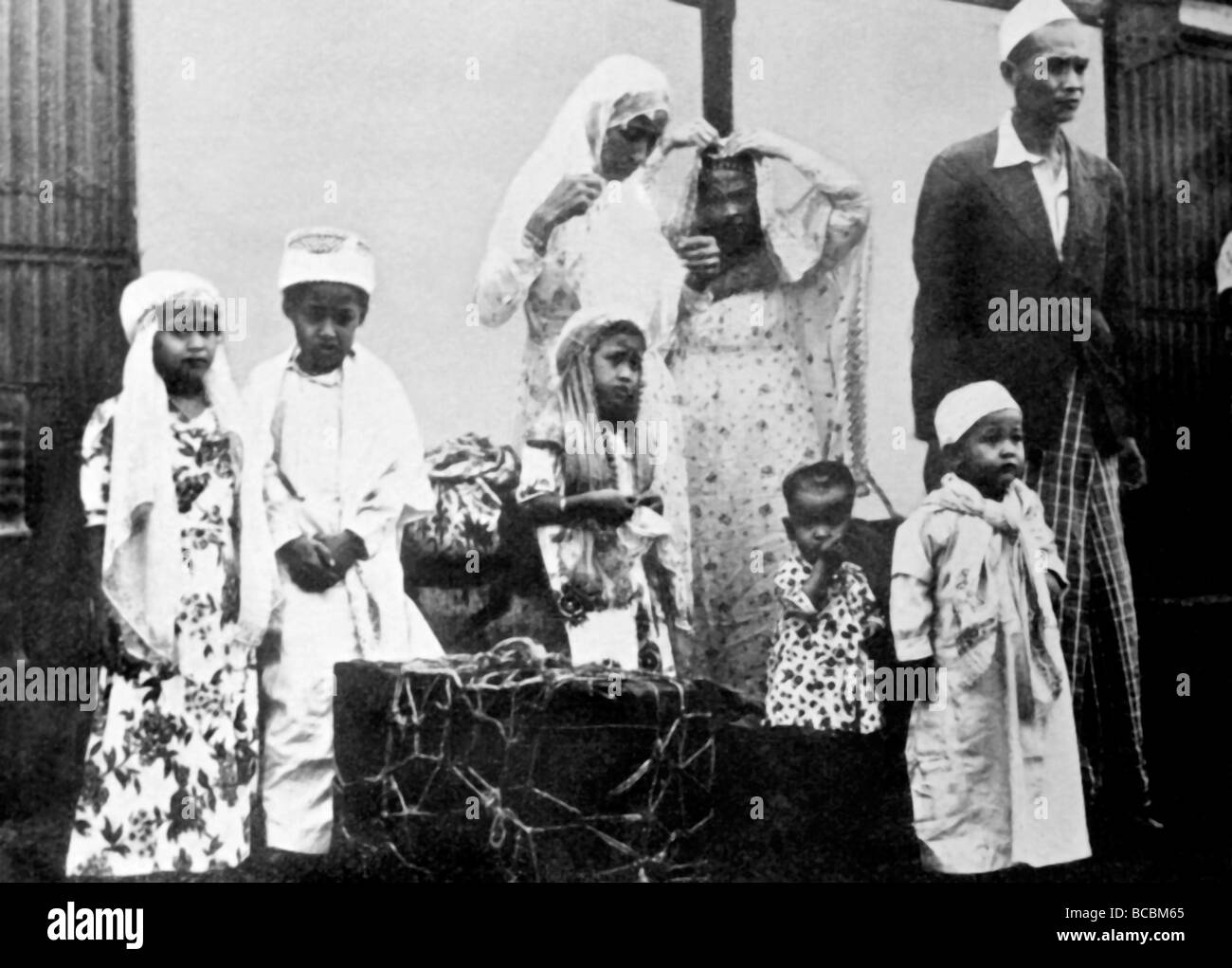 Saudi Arabien historische javanischen Familie Pilger aus Brunnen von Ibn Sa'ud Stockfoto