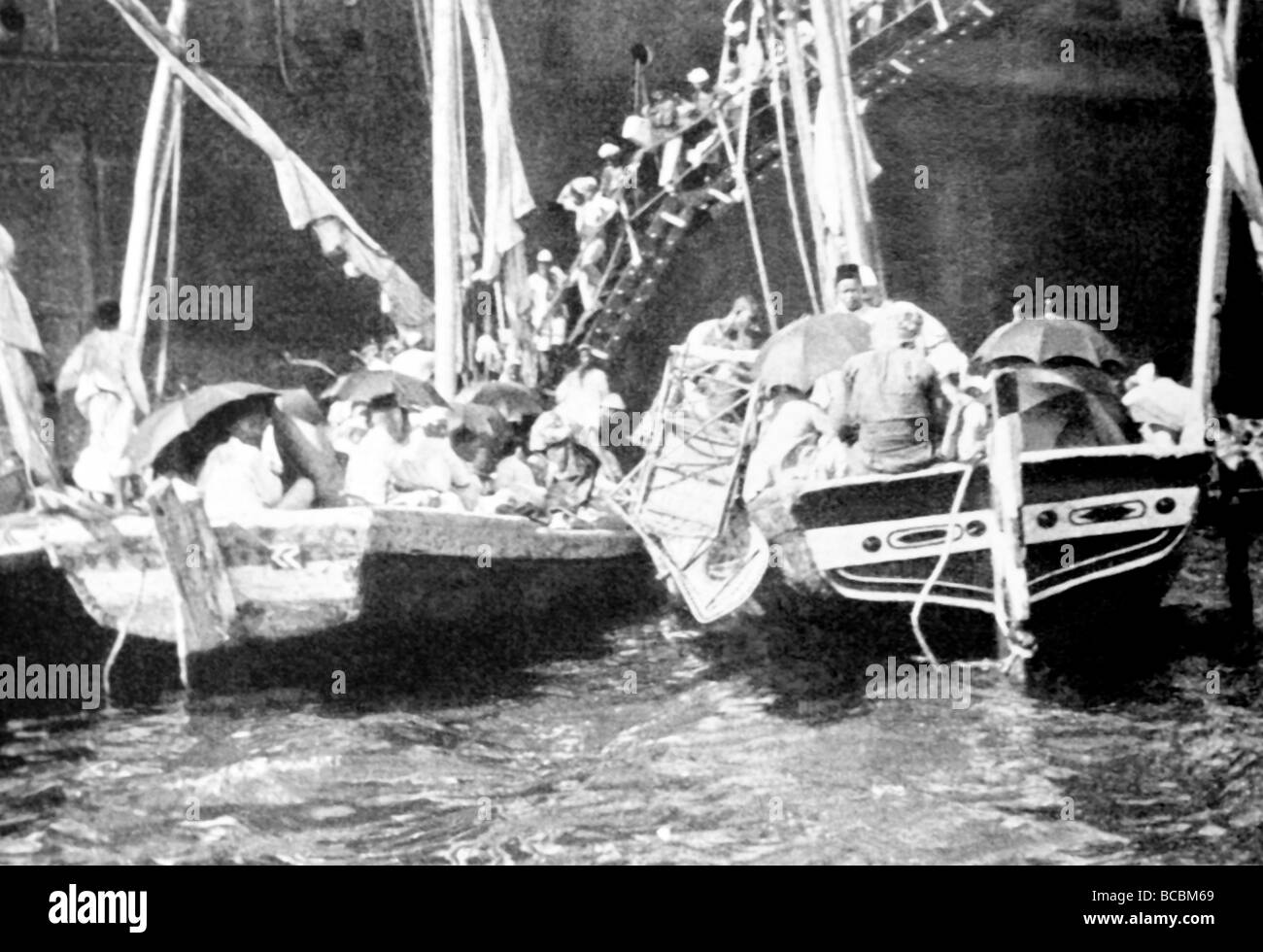 Saudi Arabien historischen Pilger verlassen Schiff am Djedda Stockfoto