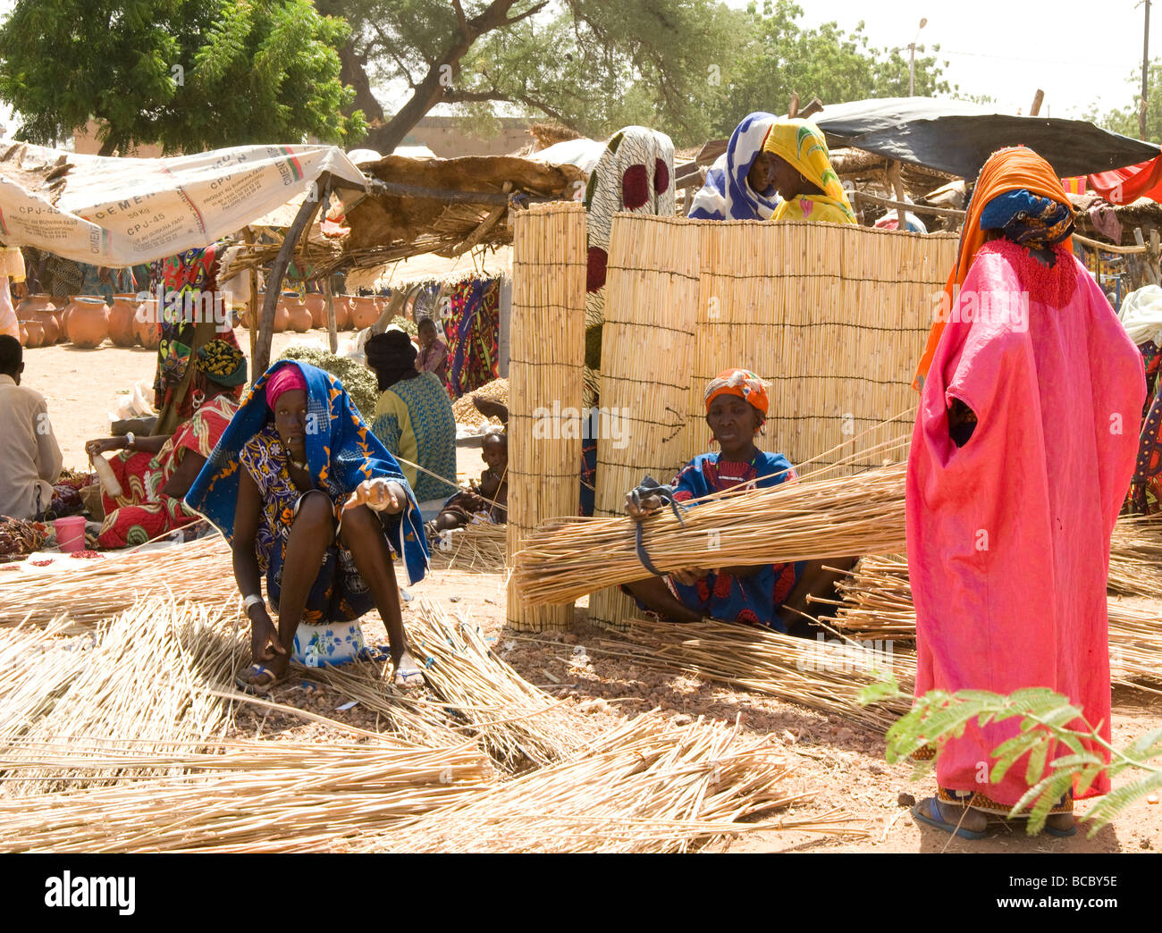 Burkina Faso. Sahel. Wochenmarkt in Gorom-Gorom. Stockfoto