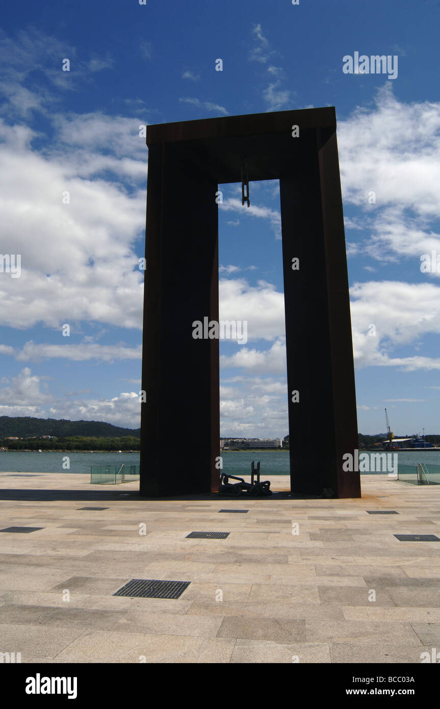 Statue zum Gedenken an Portugals Freiheit von Diktator Antonio de Oliveira Salazar nach seinem Tod Stockfoto