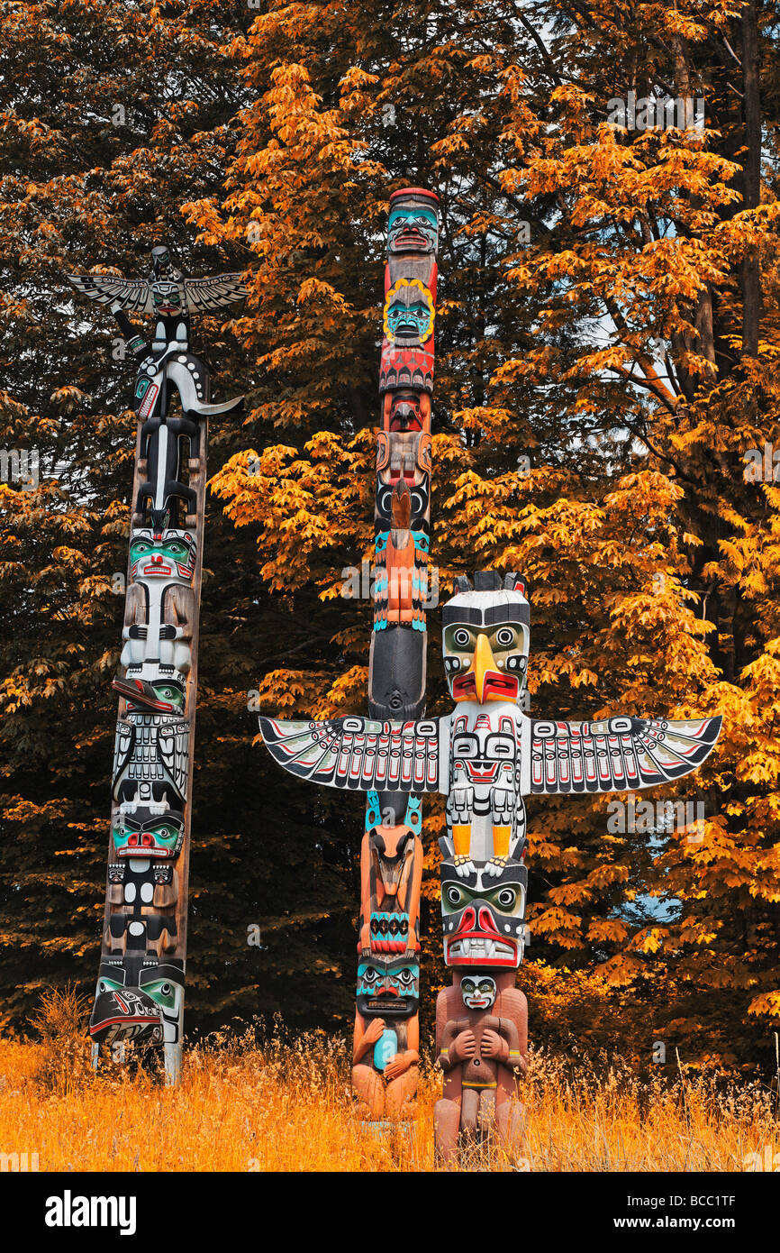 Totempfahl im Stanley Park Vancouver City Kanada Nordamerika Stockfoto