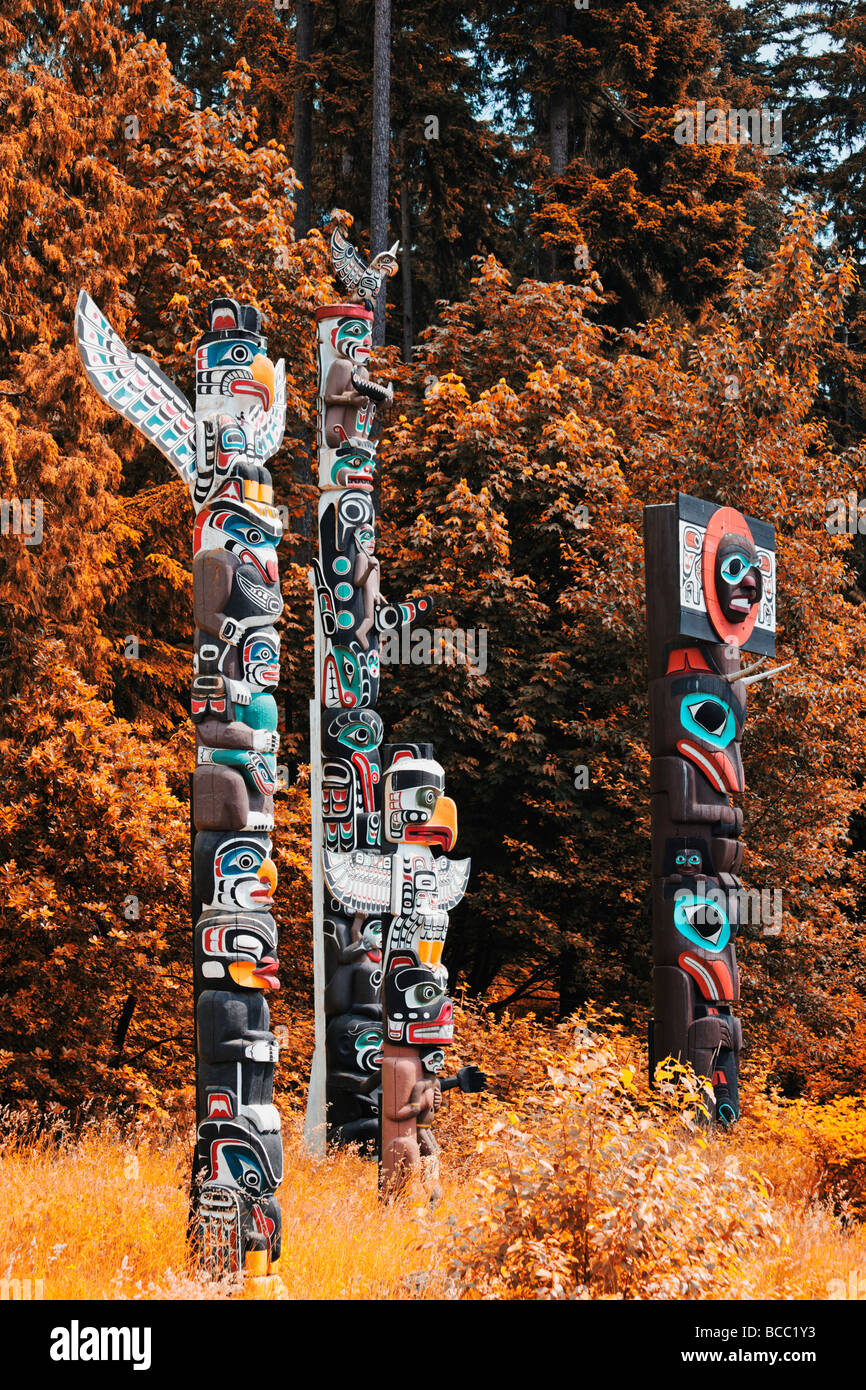 Totempfahl im Stanley Park Vancouver City Kanada Nordamerika Stockfoto