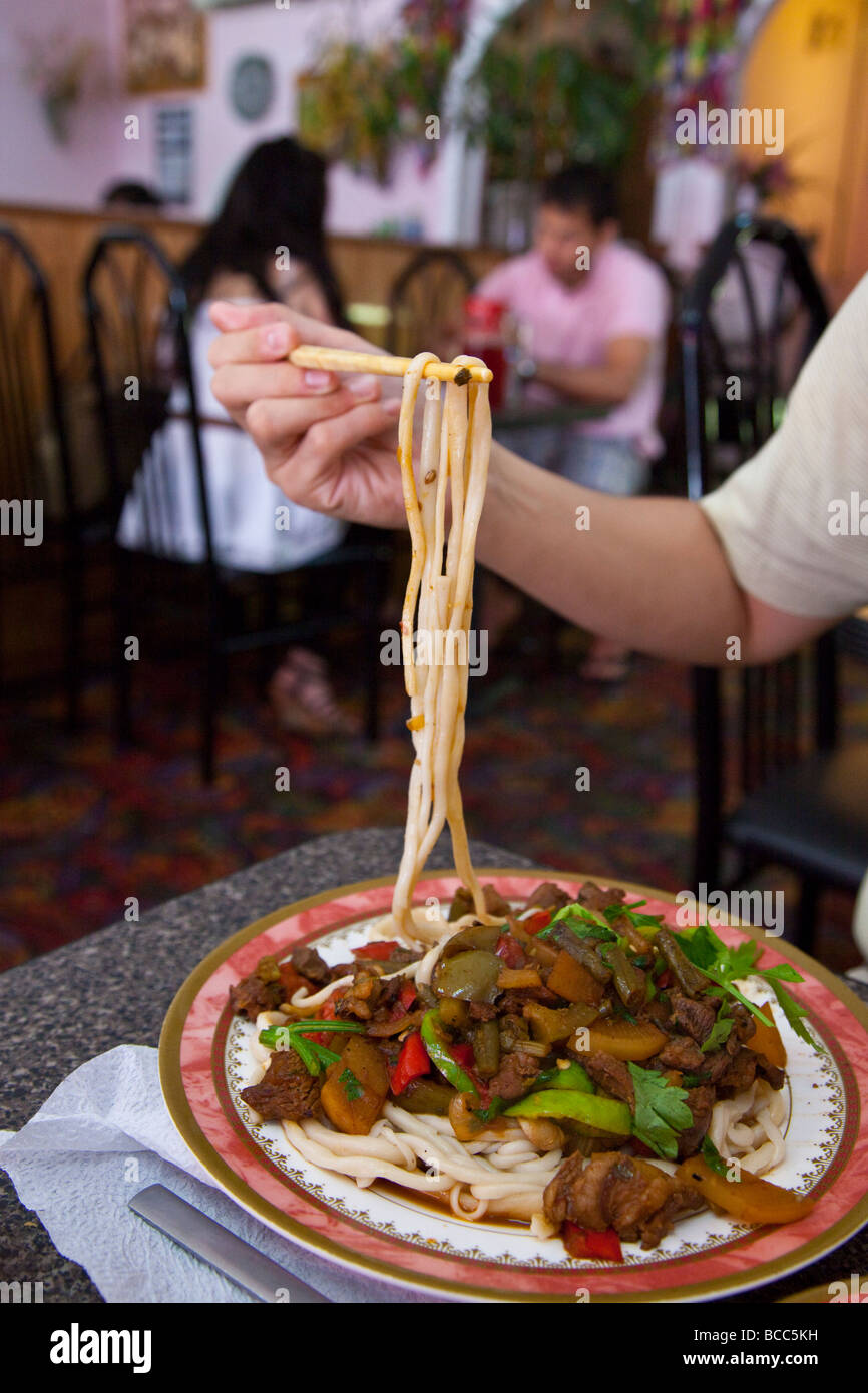 Lagman Nudeln in Kashgar Central Asian Restaurant in Brighton Beach in New York City Stockfoto