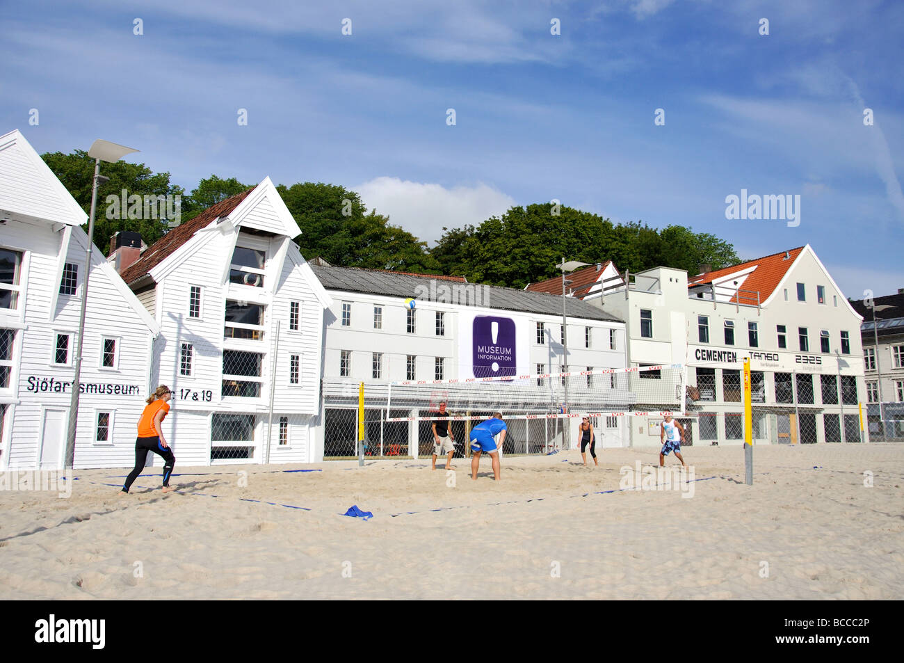 Temporäre Beachvolleyball-Platz, Strandkaien, Stavanger, Rogaland, Norwegen Stockfoto