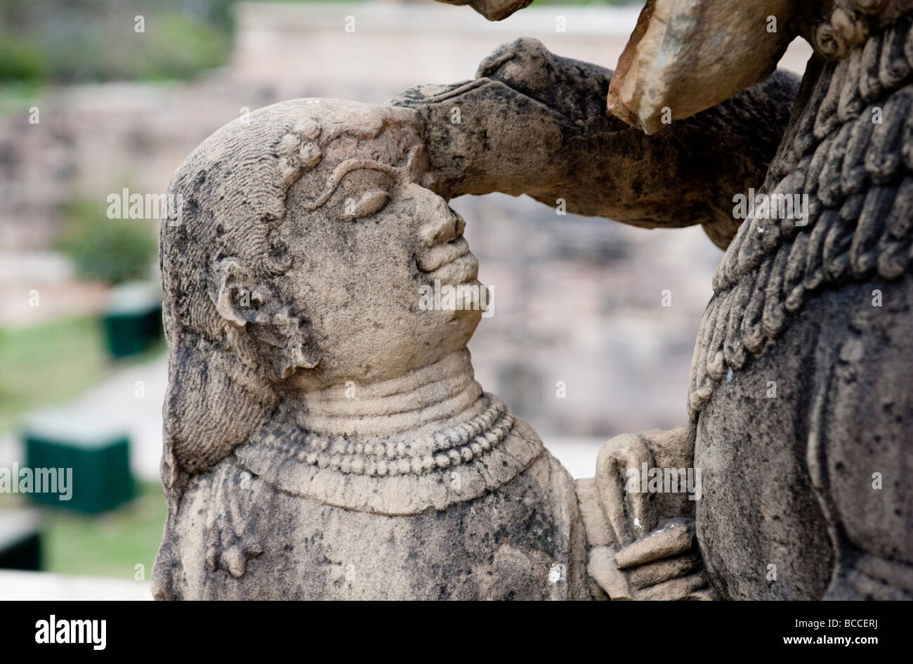 Schneiden Sie Steinfiguren an der antiken Stätte von Khajuraho nördlichen Madhya Pradesh, Indien Stockfoto