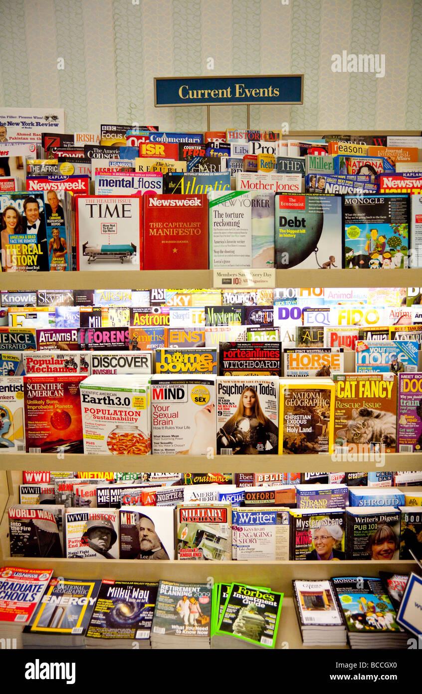 Aktuelle Veranstaltungen-Zeitschriften in Regalen, Barnes &amp; Noble, USA Stockfoto