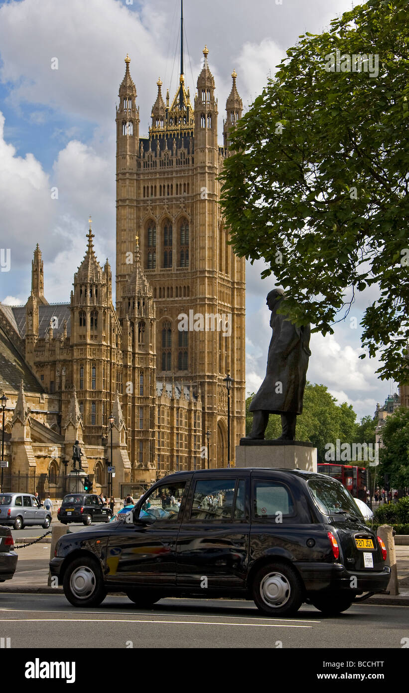 London Taxi am Palace of Westminster Stockfoto