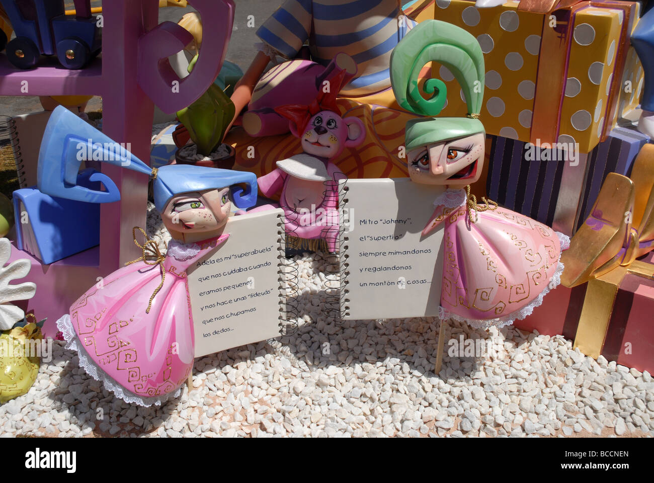 Fogueres, Las Hogueras de San Juan / San Juan Fiesta, Alicante, Comunidad Valenciana, Spanien Stockfoto