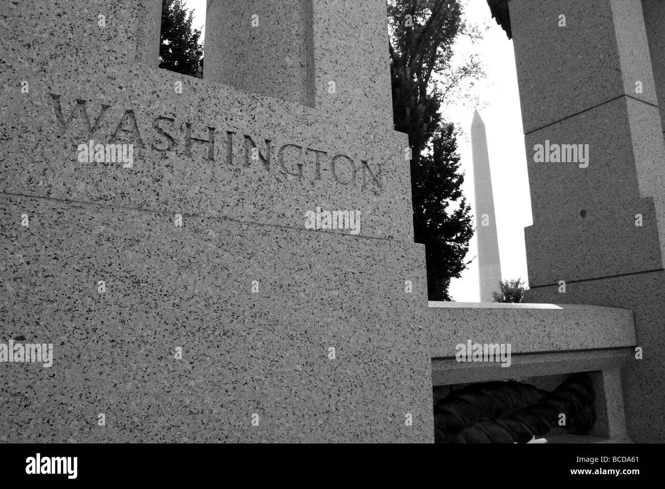 Washington Monument aus der Welt zwei Kriegerdenkmal. Stockfoto