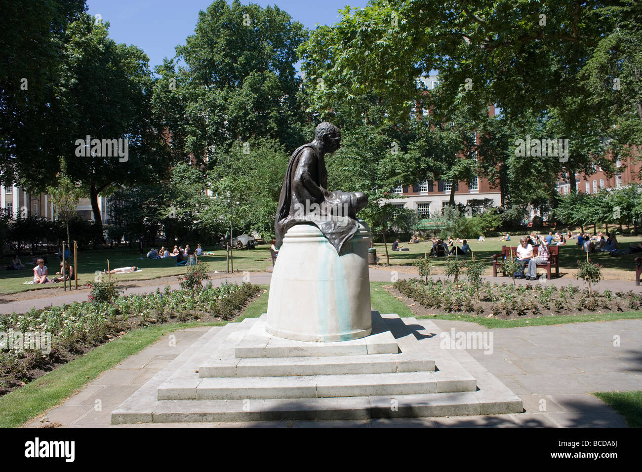 Statue von Mahatma Gandhi in Tavistock Square in London Stockfoto