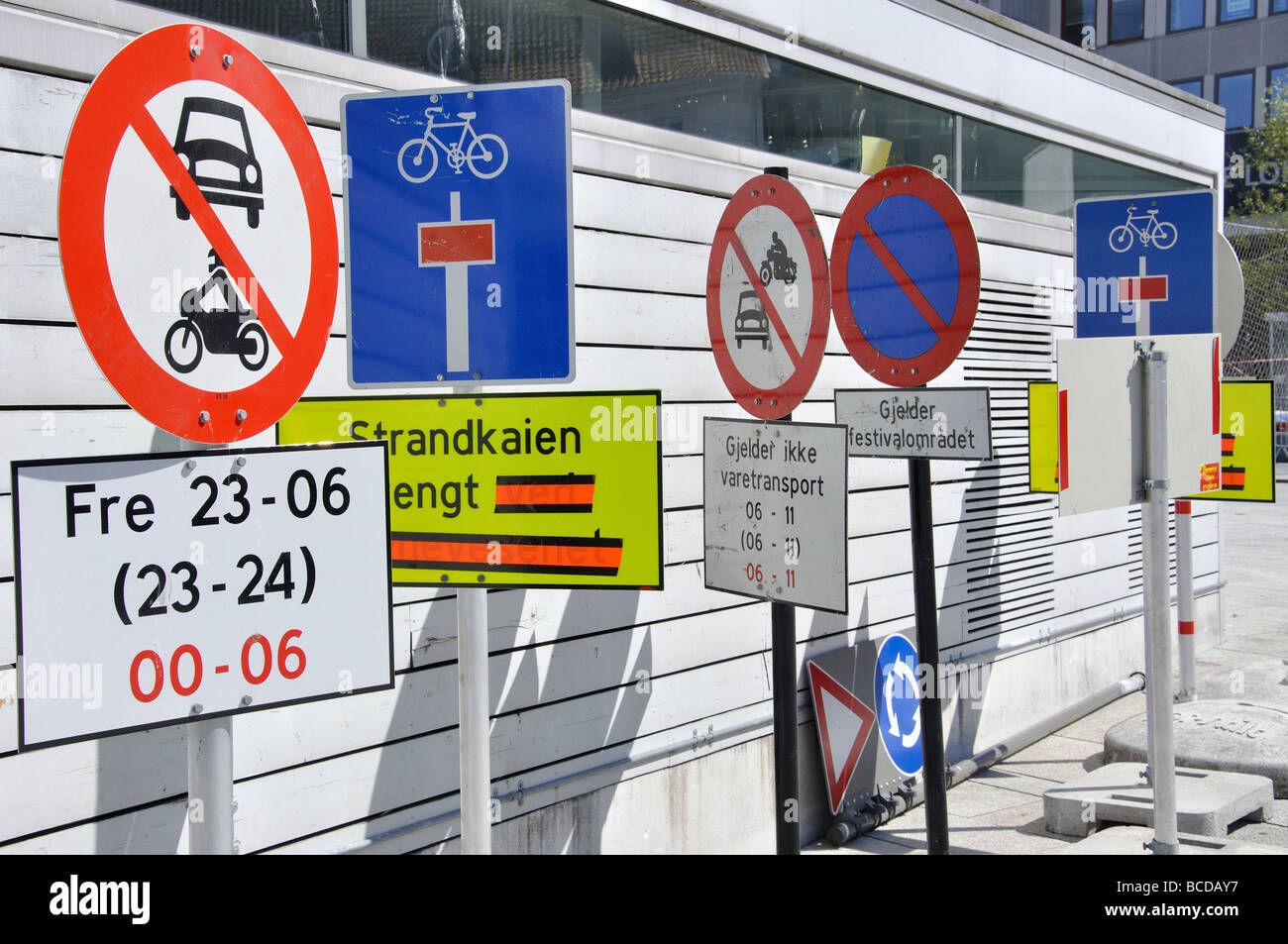 Traffic Signs, Skagenkaien, Stavanger, Rogaland, Norwegen Stockfoto