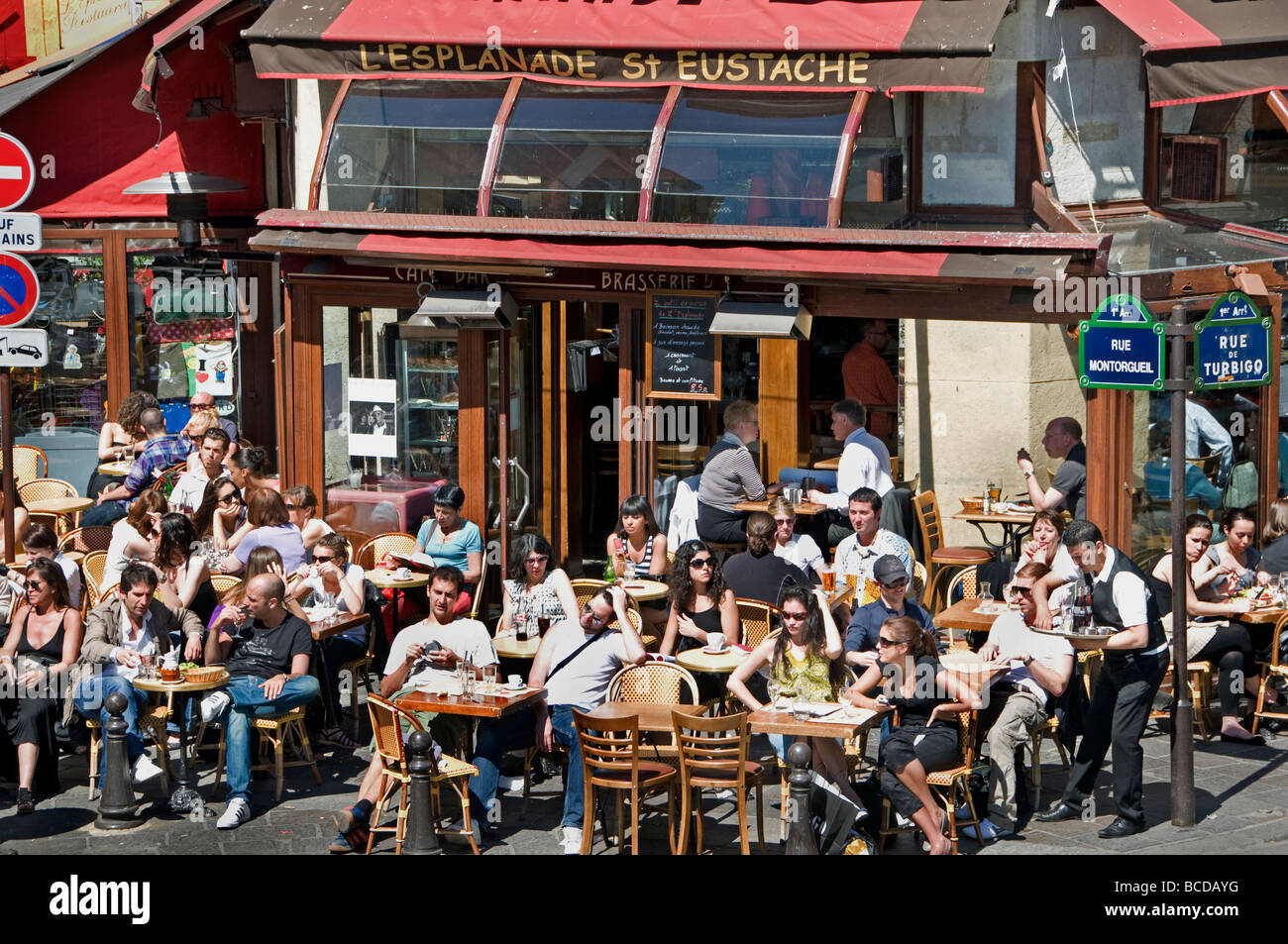 Les Halles Beaubourg Rue Montorgueil Terras Restaurant Paris Forum Rue Rambuteau Stockfoto