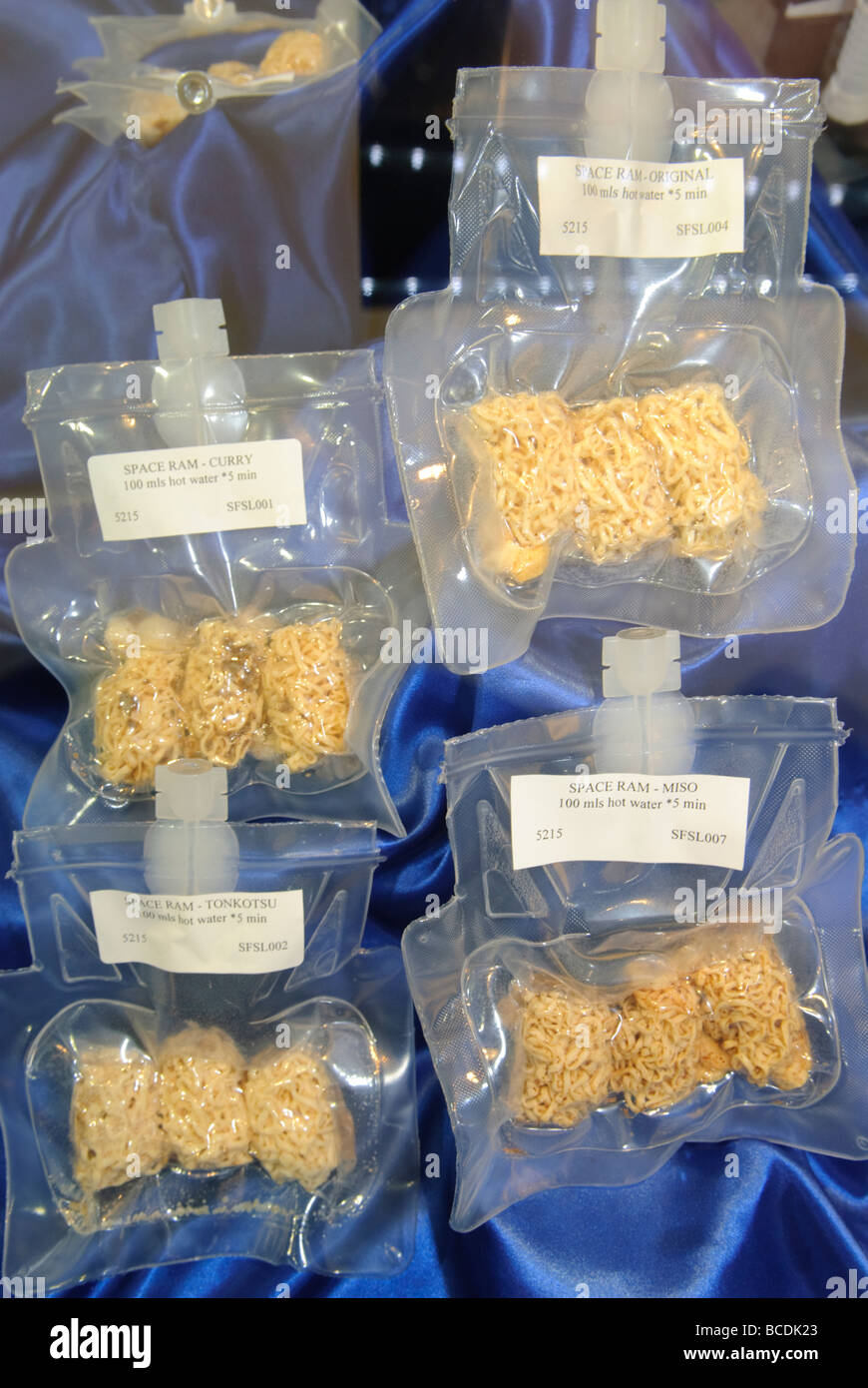 Raum Ram ein besonderes Instantnudeln Produkt entwickelt für die Raumfahrt, Instant-Ramen-Museum, Osaka, Japan, 1. Dezember 2008. Stockfoto